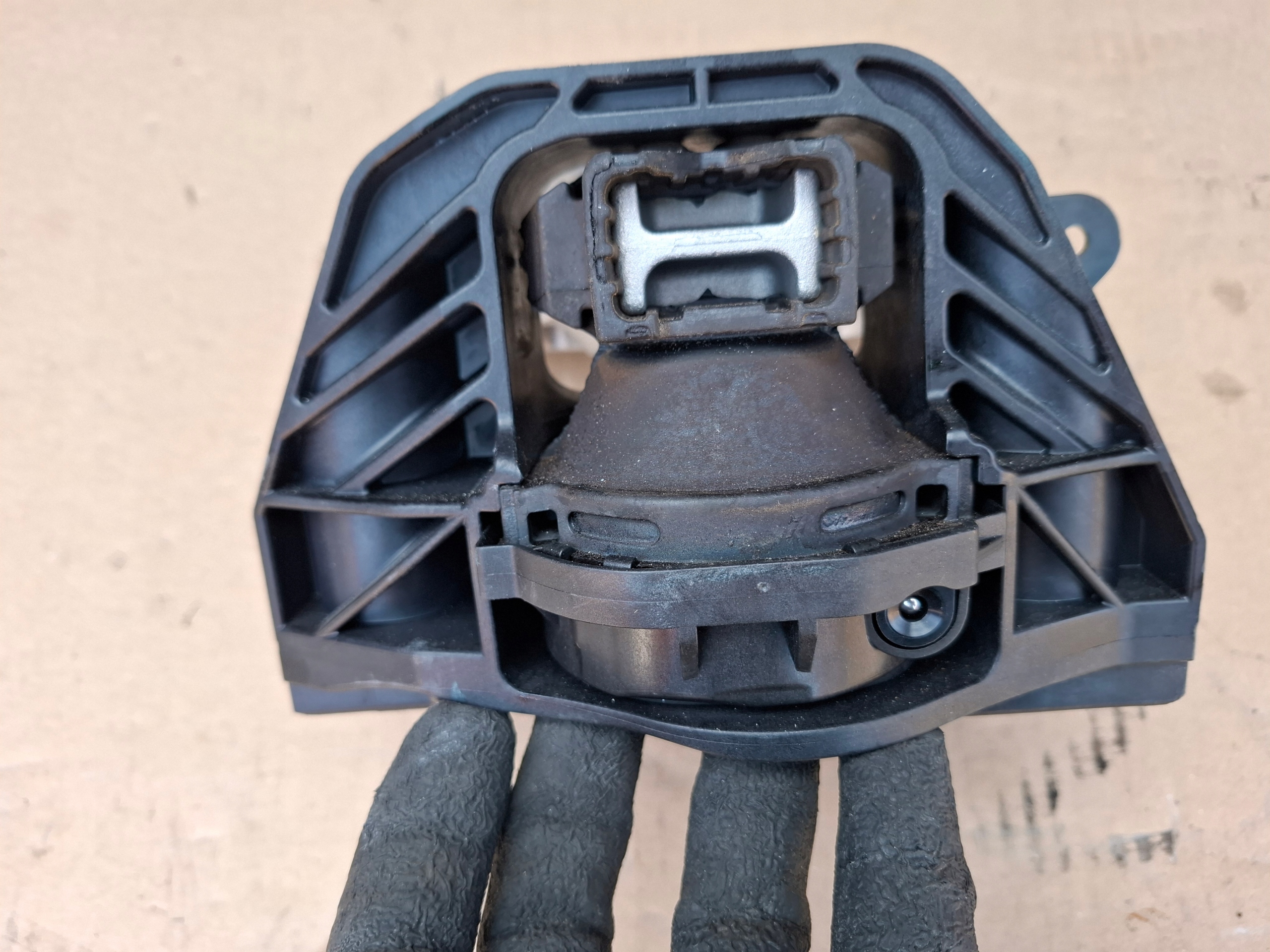 OPEL MOKKA II B 1.2 THP airbag/ engine mount 243444