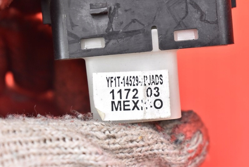 switch lifting windows right front YF1T-14529-ABJADS MAZDA TRIBUTE 1 and