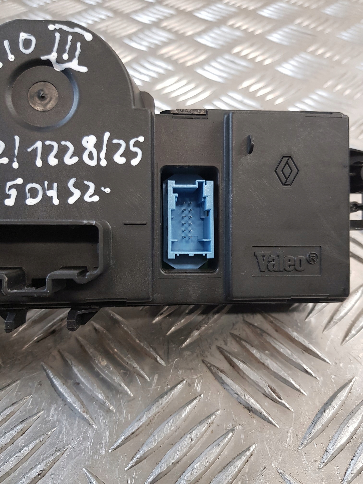 PANEL klími klimatizaci 8200296683 RENAULT CLIO III 06R