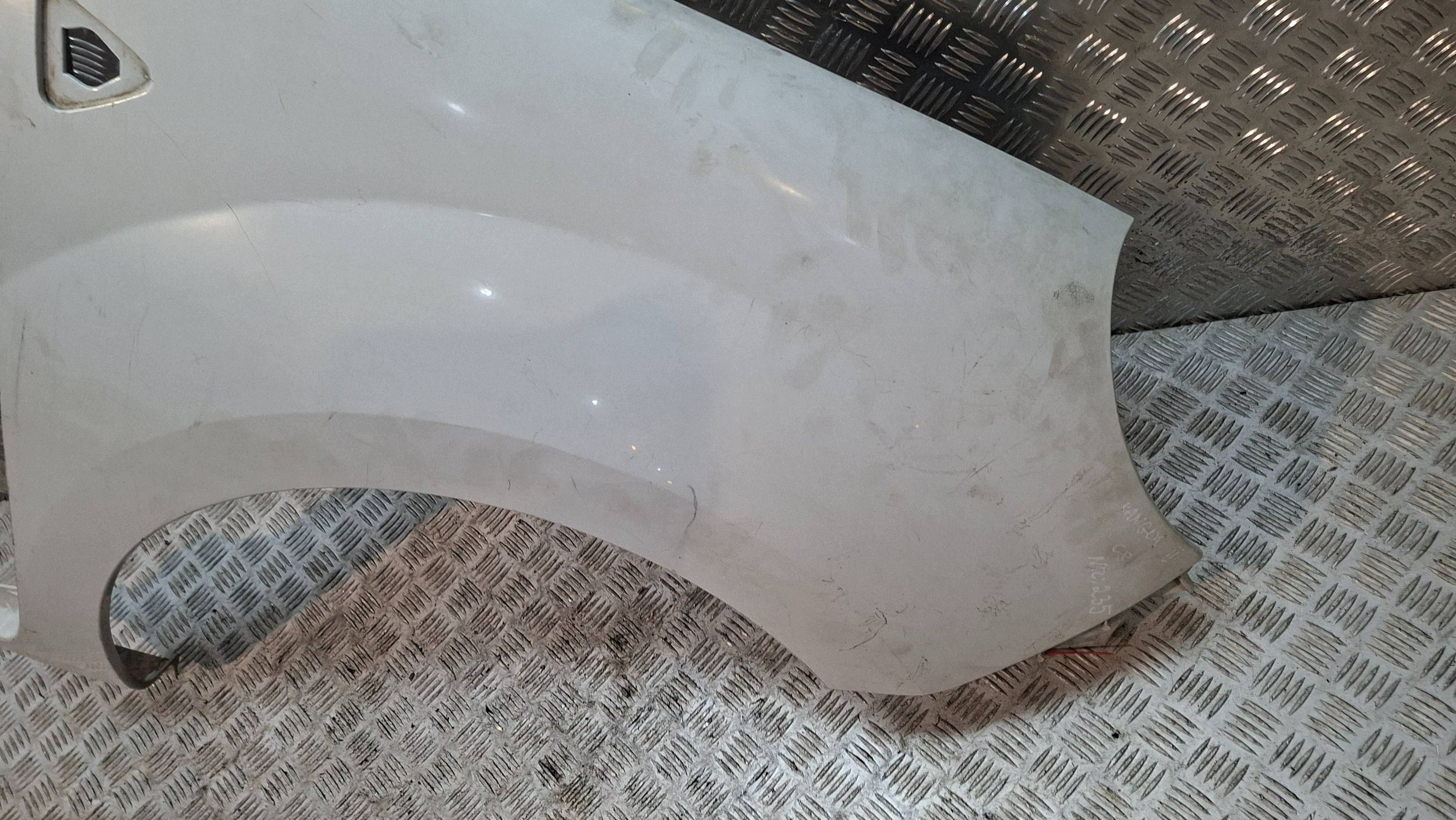 fender front right 631002009R RENAULT KANGOO II 2008-2013