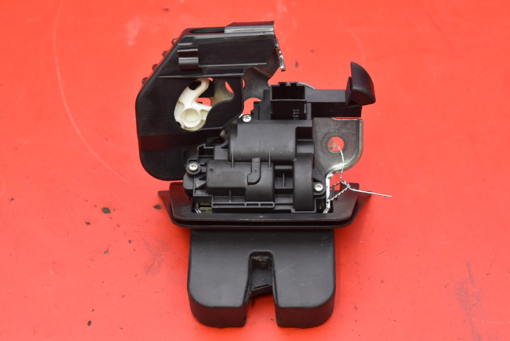 lock bonnet rear part boot AUDI A4 B8 KOMBI 07-11