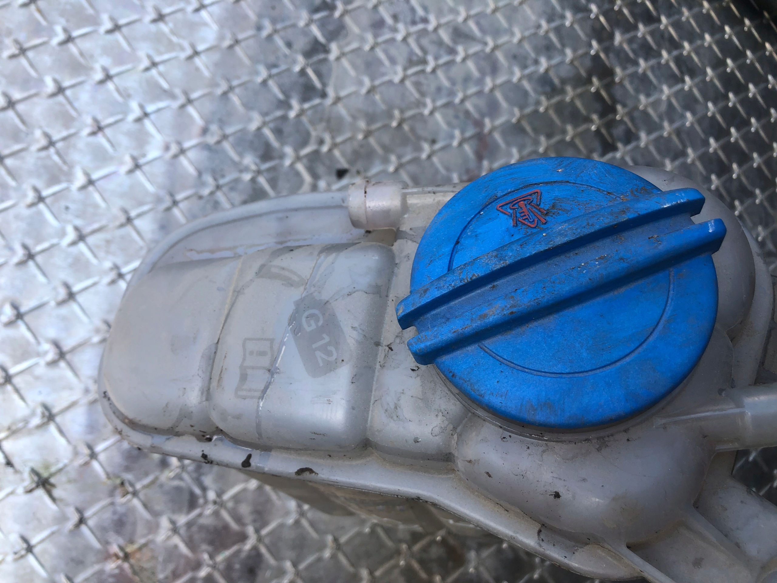Réservoir eau AUDI A4 B8 8K0121403Q