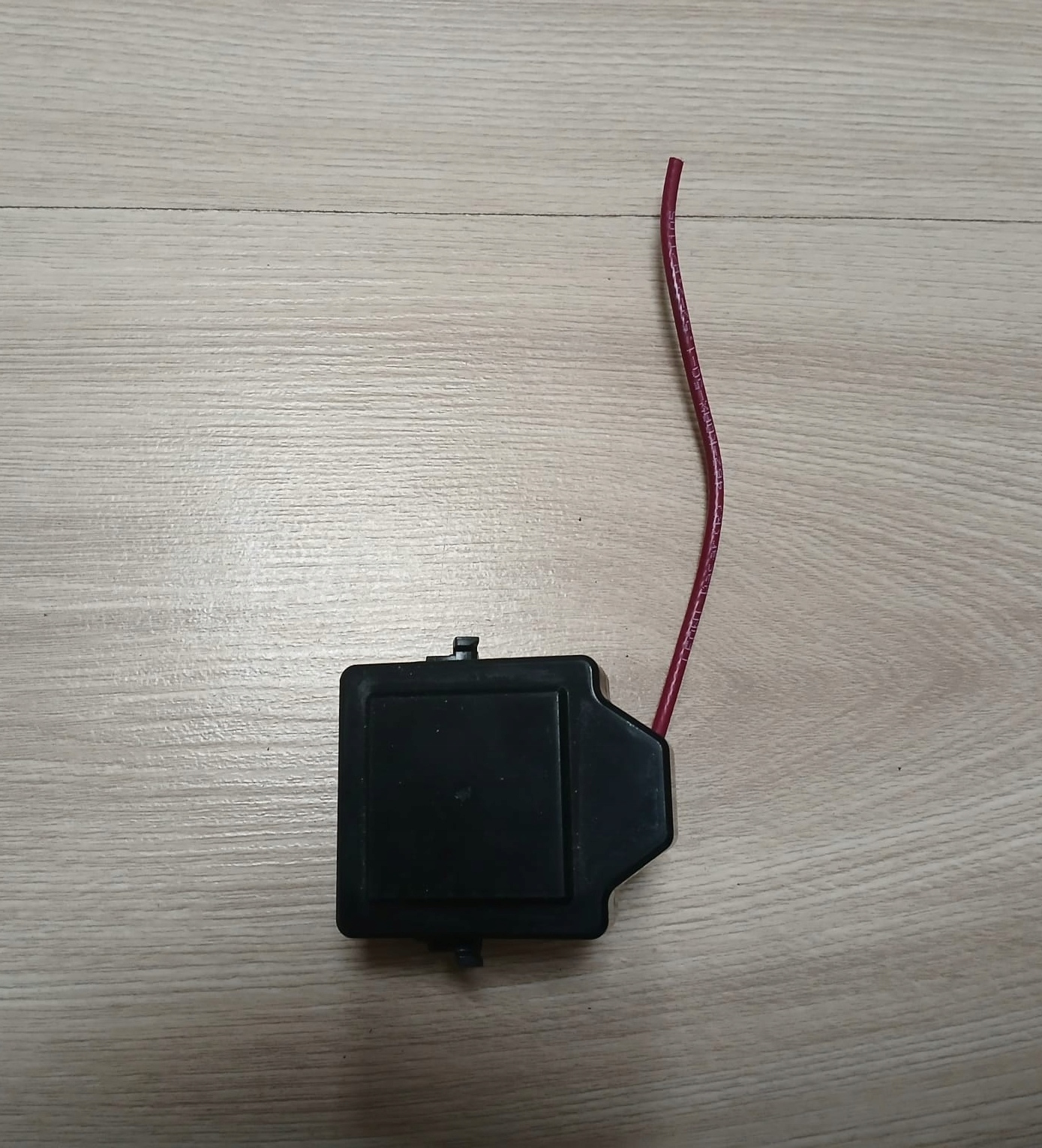 MERCEDES E W213 Antenne GPS A2139055009 OE