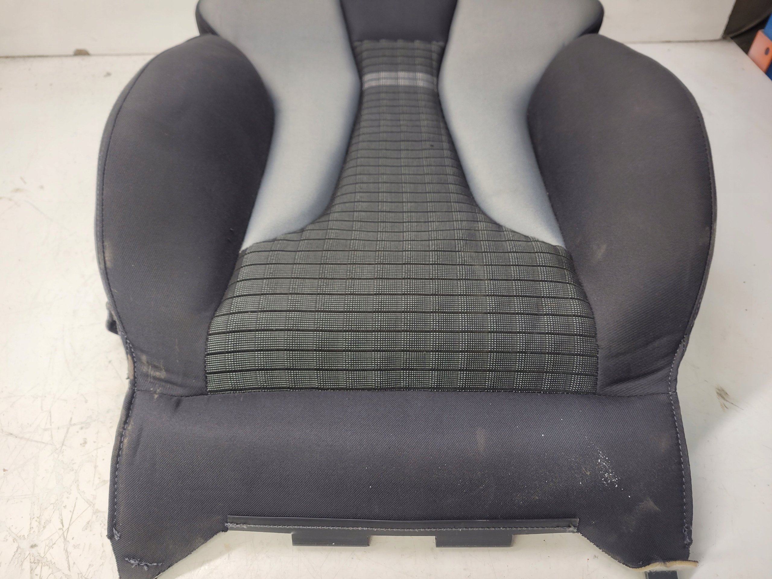 MATA GRZEWCZA SITZ GORA AUDI A3 8V 8V0963557B