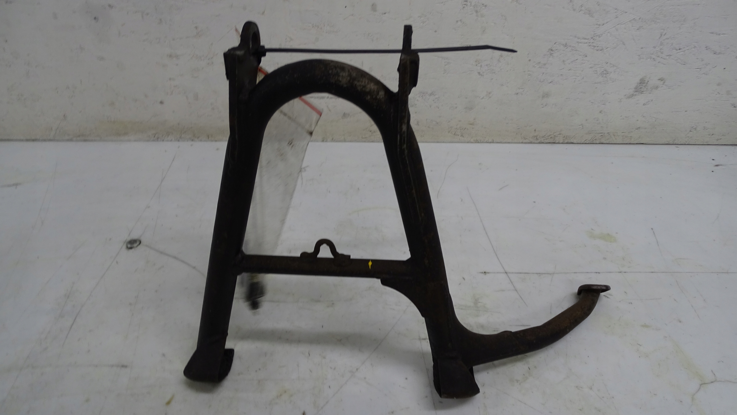 Honda CB 650 Nighthawk центральна підніжка