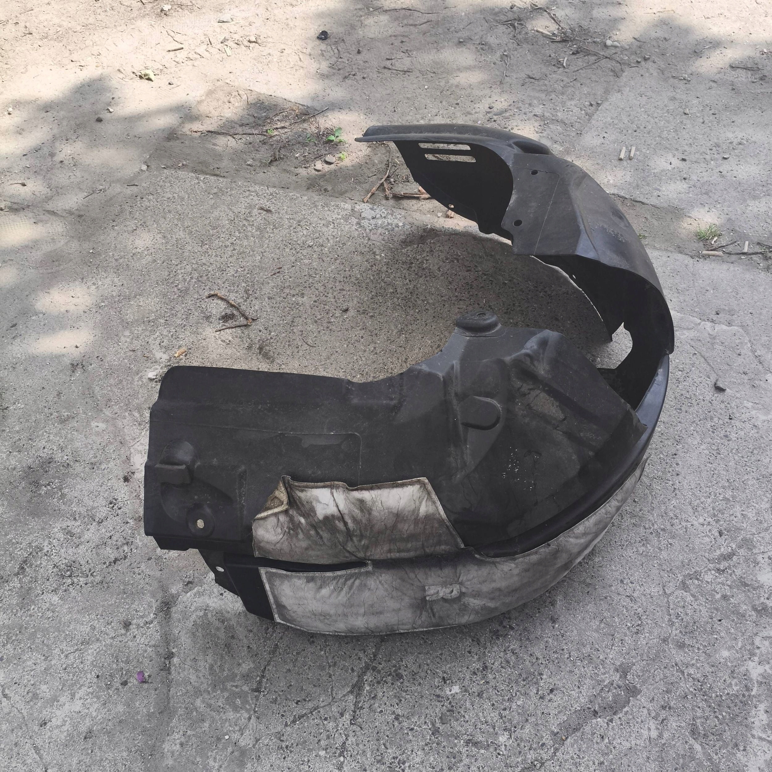 mudguard front right Ford Fiesta MK7 LIFT