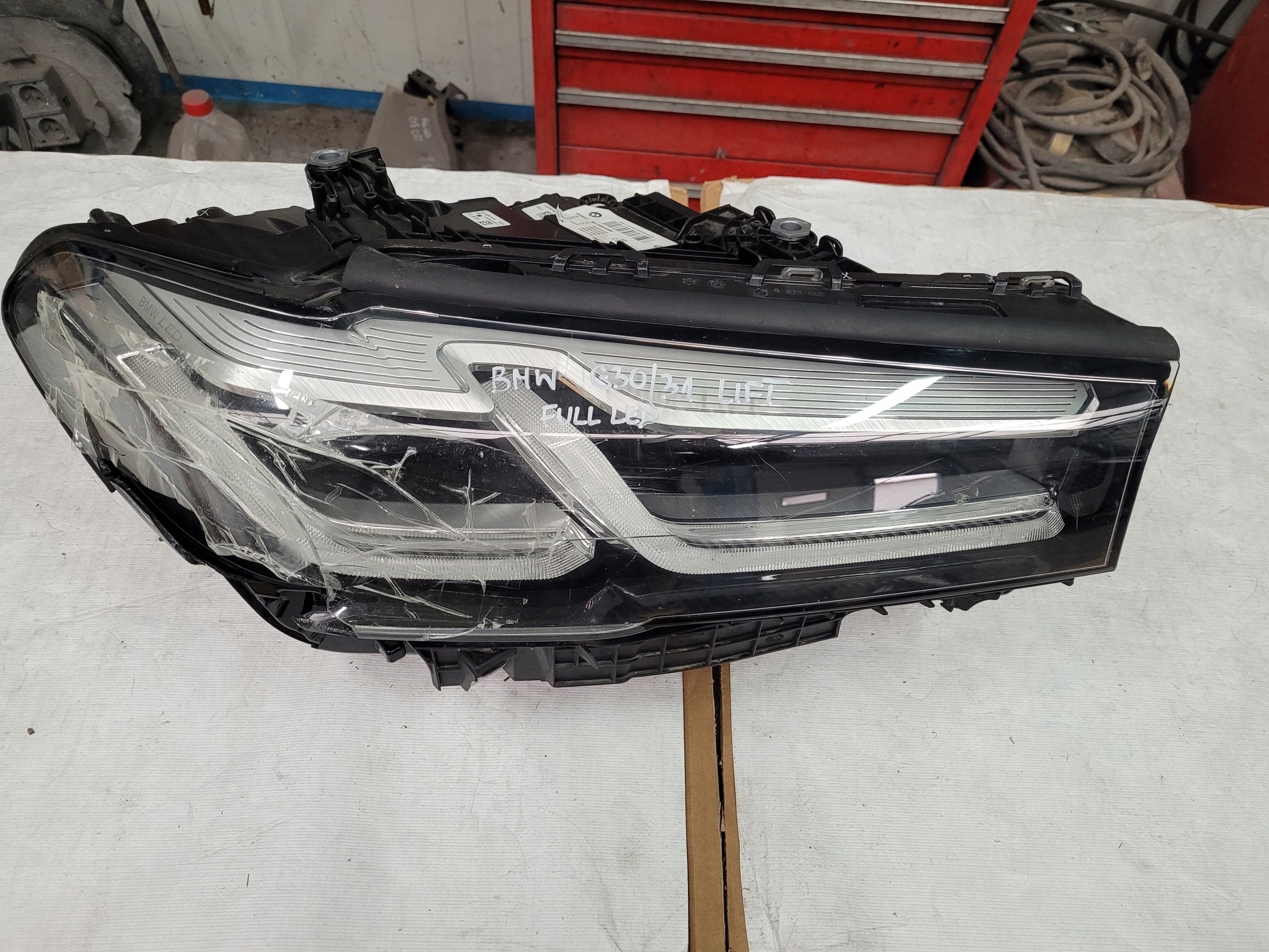 9850582-06 - BMW G30 G31 LIFT-Full Led п поврежден