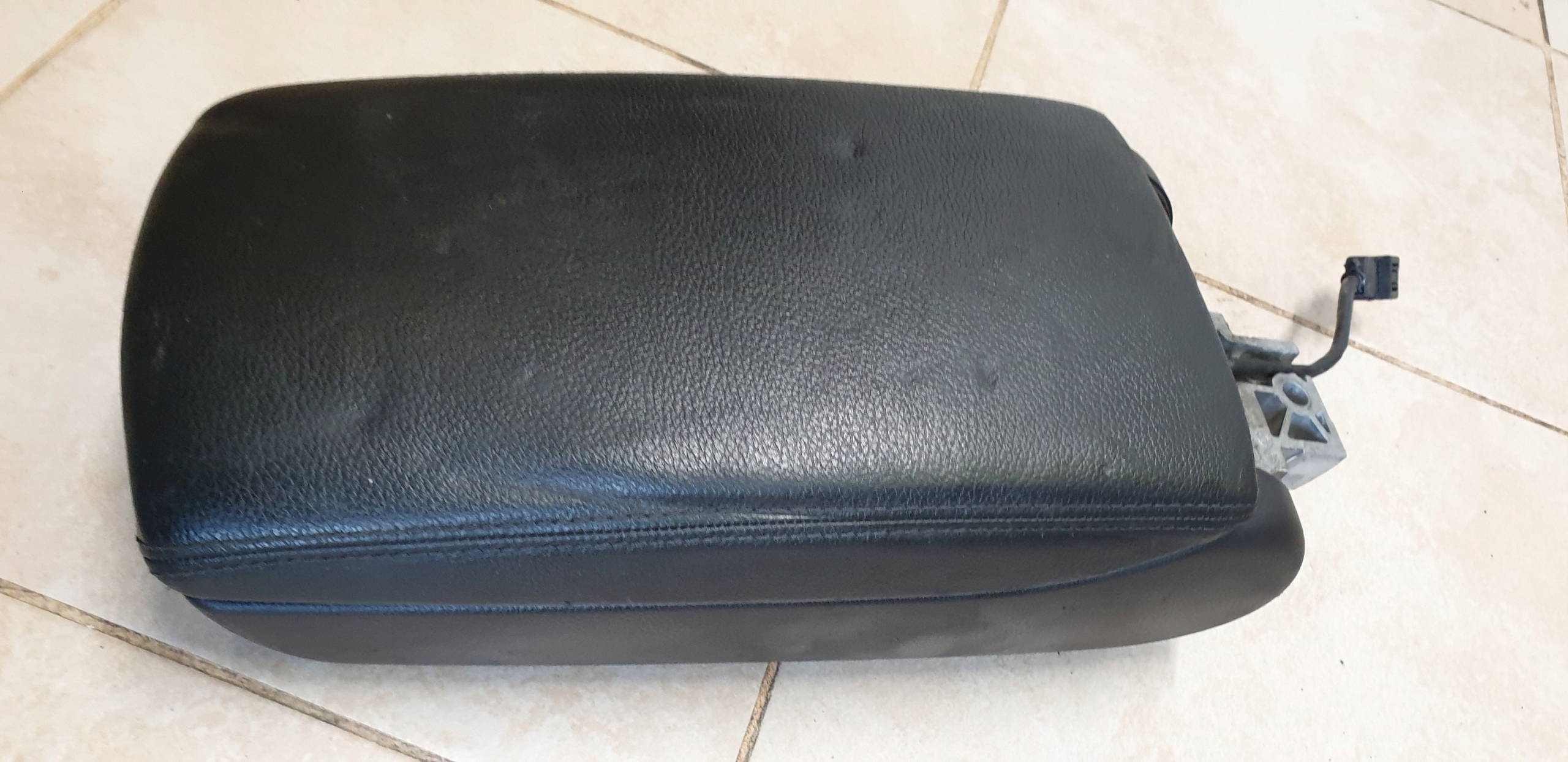 armrest passenger compartment TUNELU SRODKOWEGO black leather AUDI A6 C6 4F OE EU