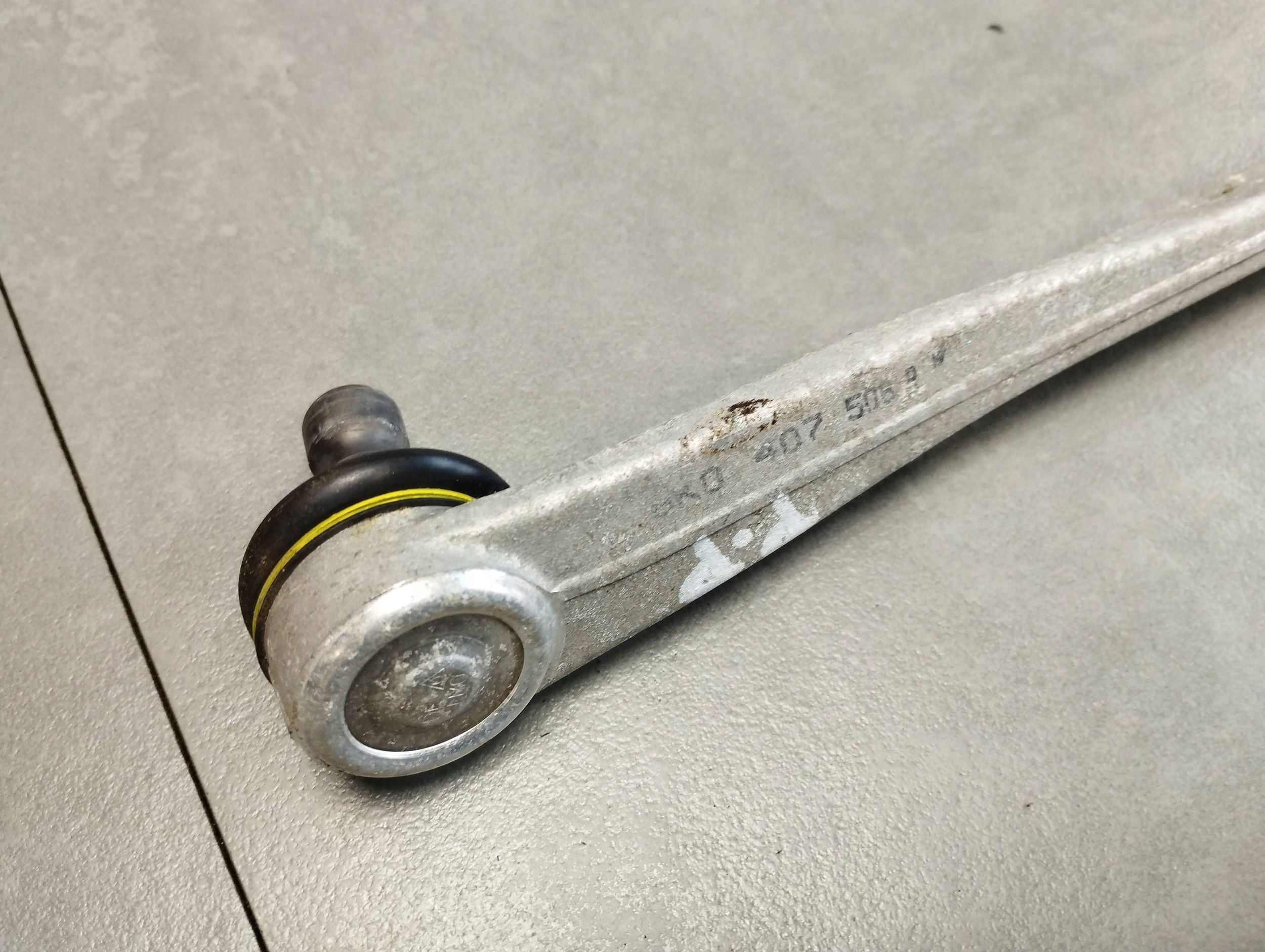 Audi A7 4G 2016 arm right front 8K0407506B