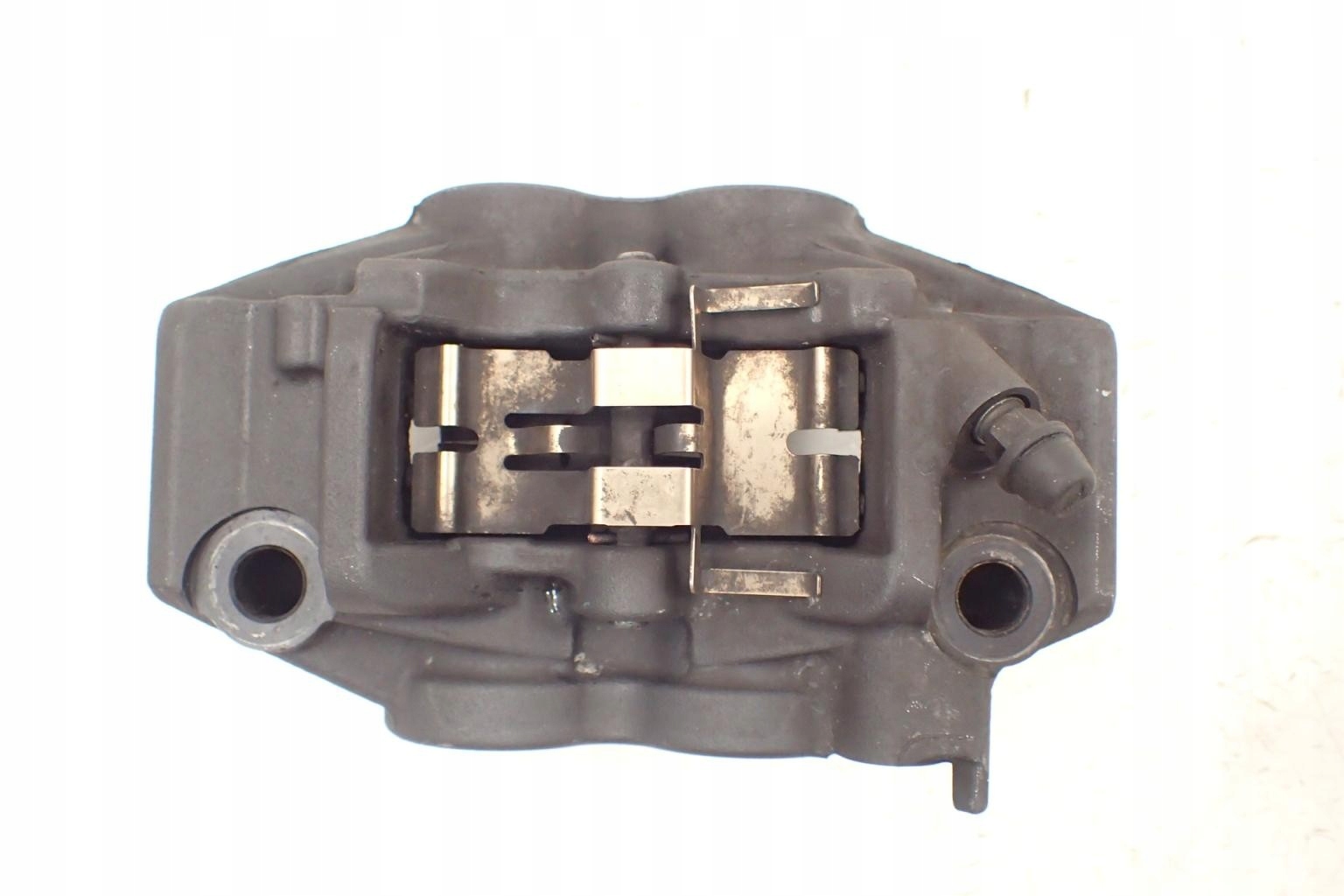Yamaha YZF R1 RN32 15 Zacisk hamulcowy P przod Part number 113435