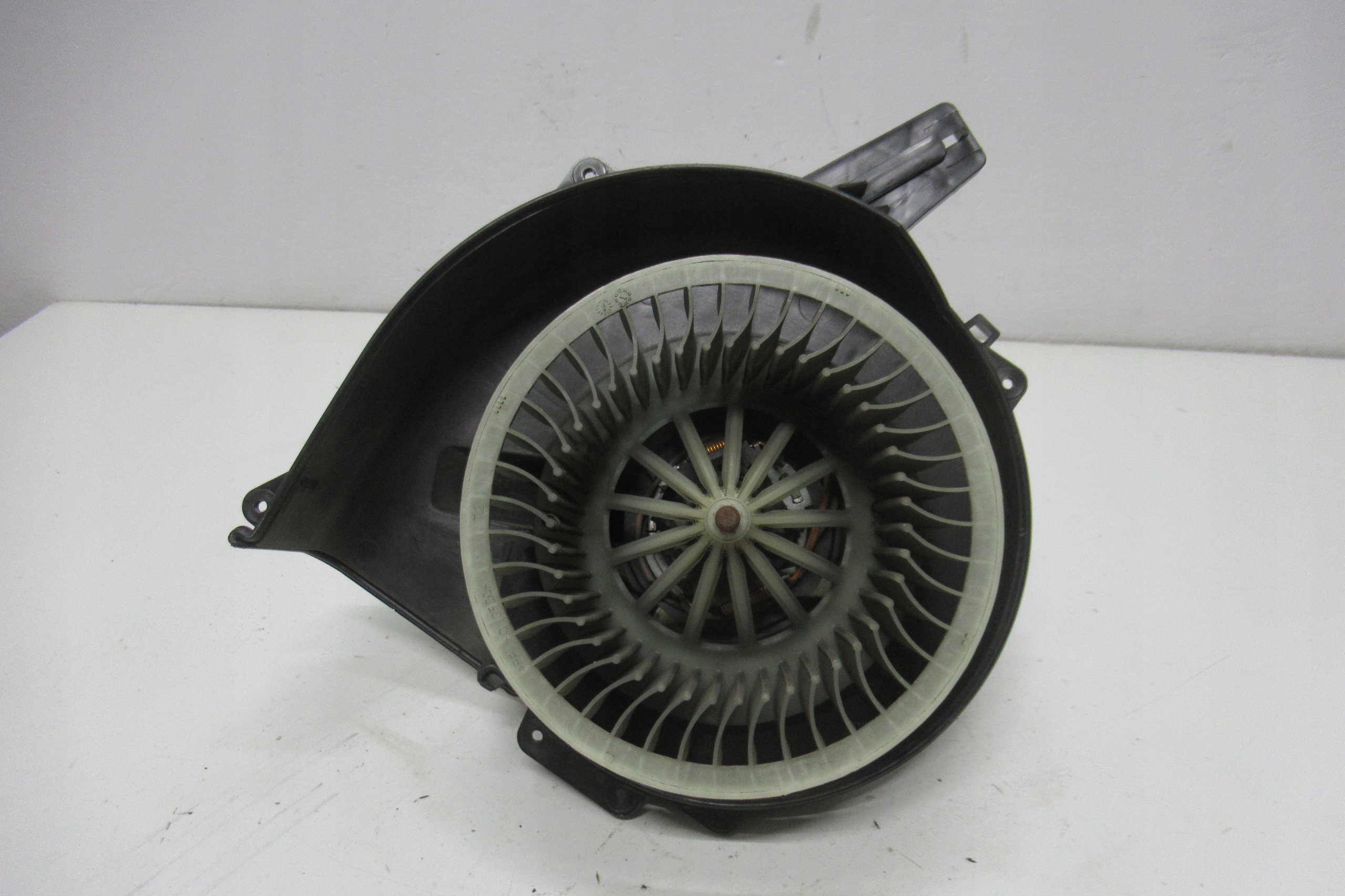 VW POLO 9N 08R DMUCHAWA Lüfter 6Q1819015H