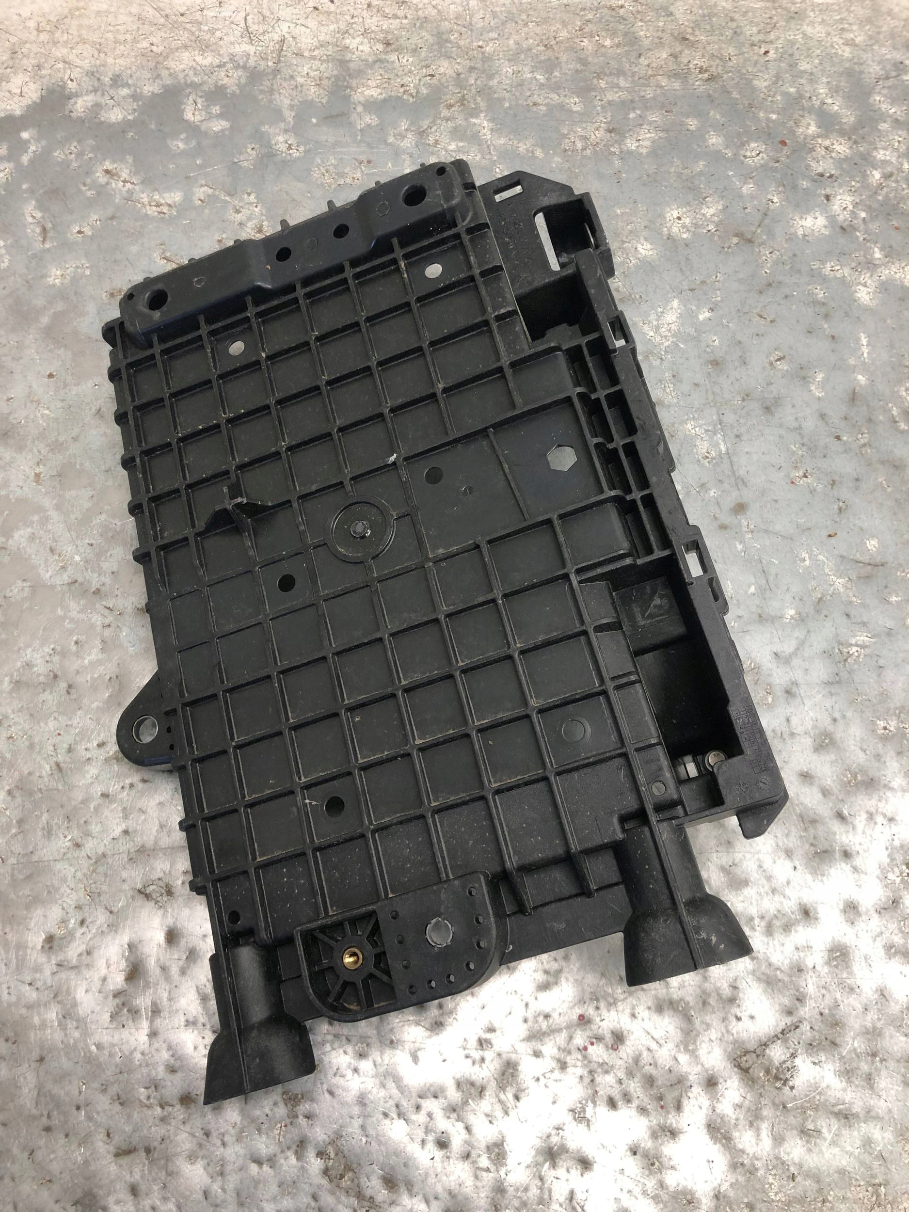držač akumulatora MERCEDES W177 A1776204201