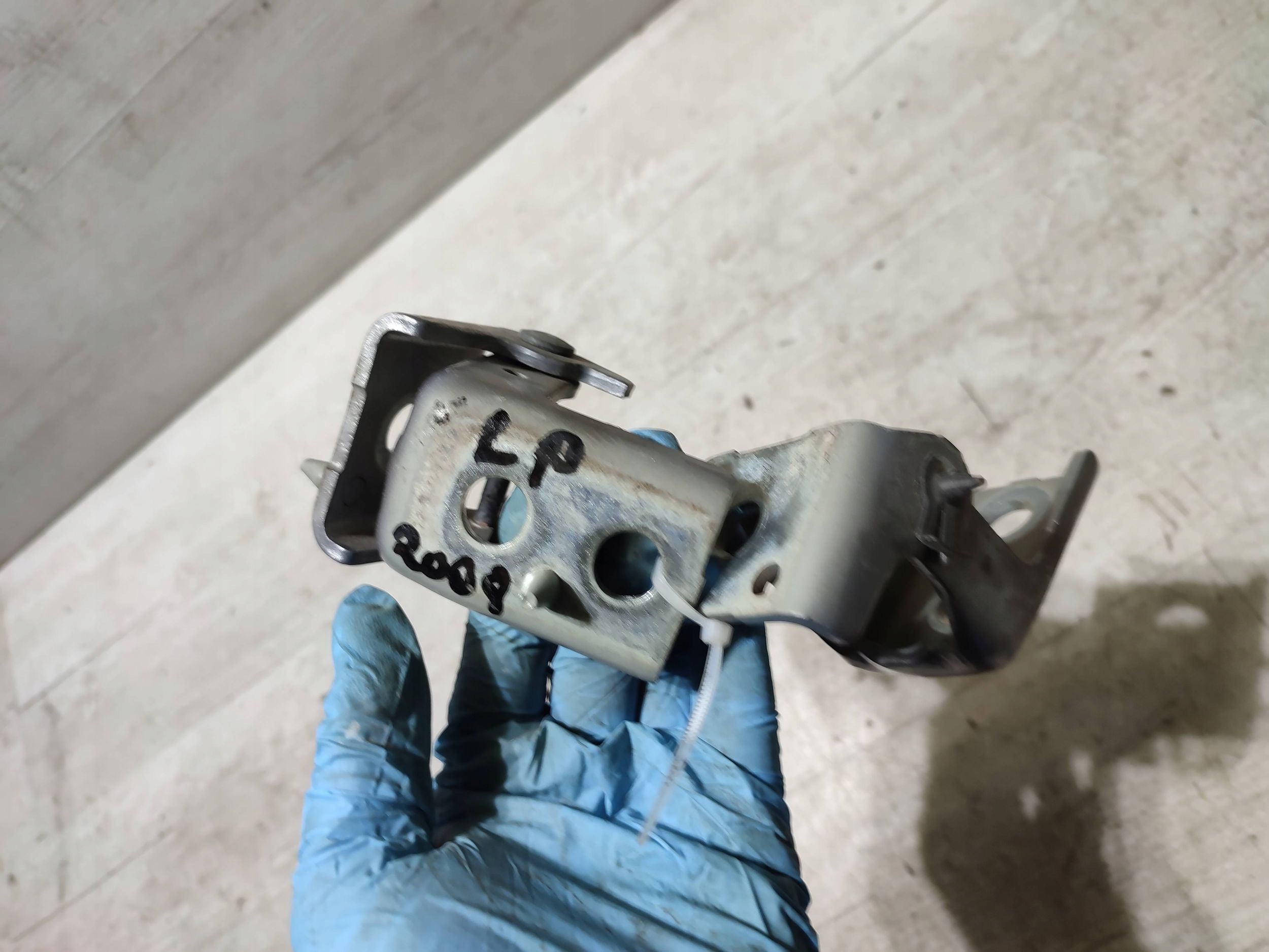 Peugeot 2008 and 2018 front side left hinge door left front