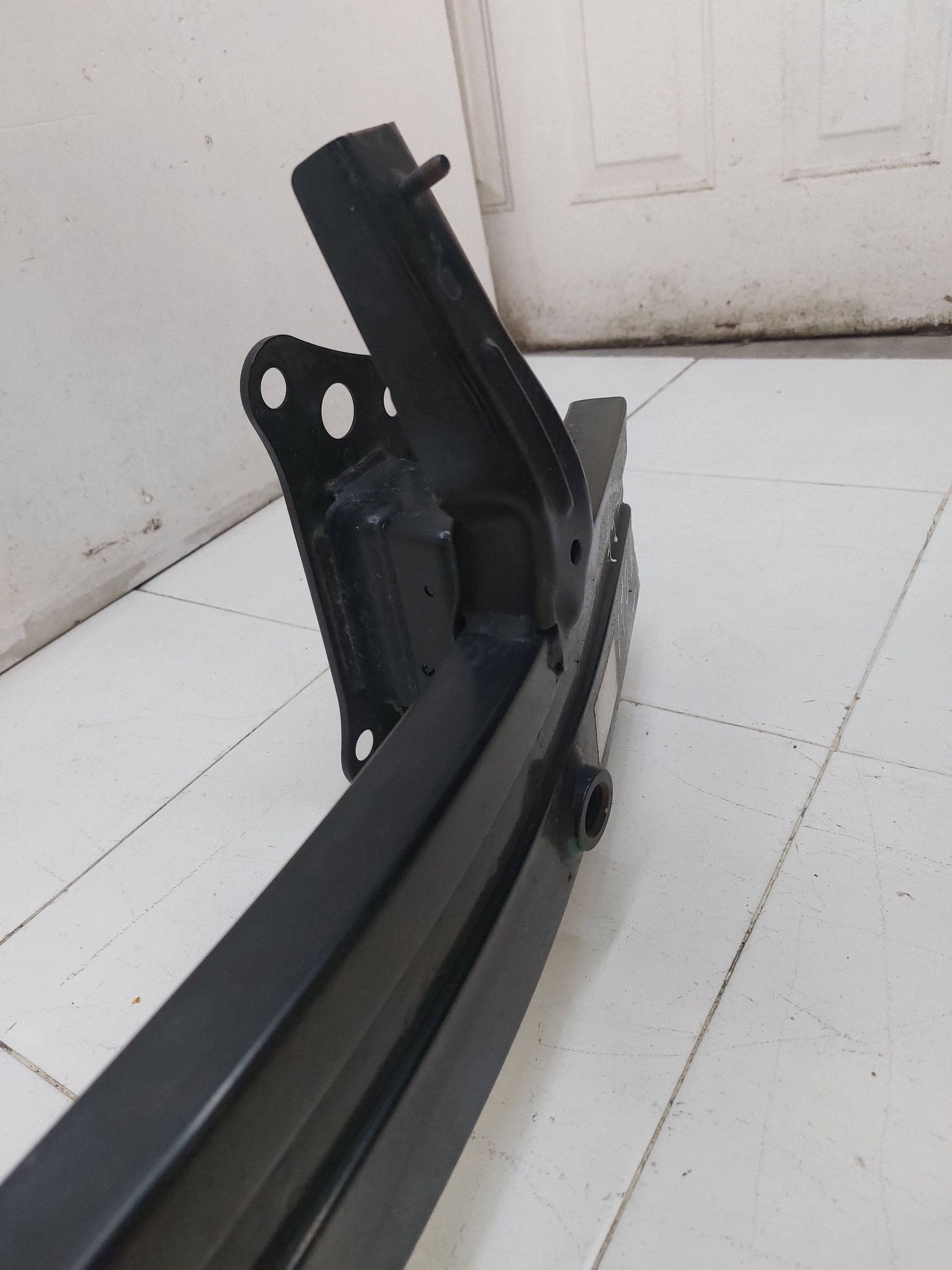 HYUNDAI i10 III 19r> bumper support front front iron