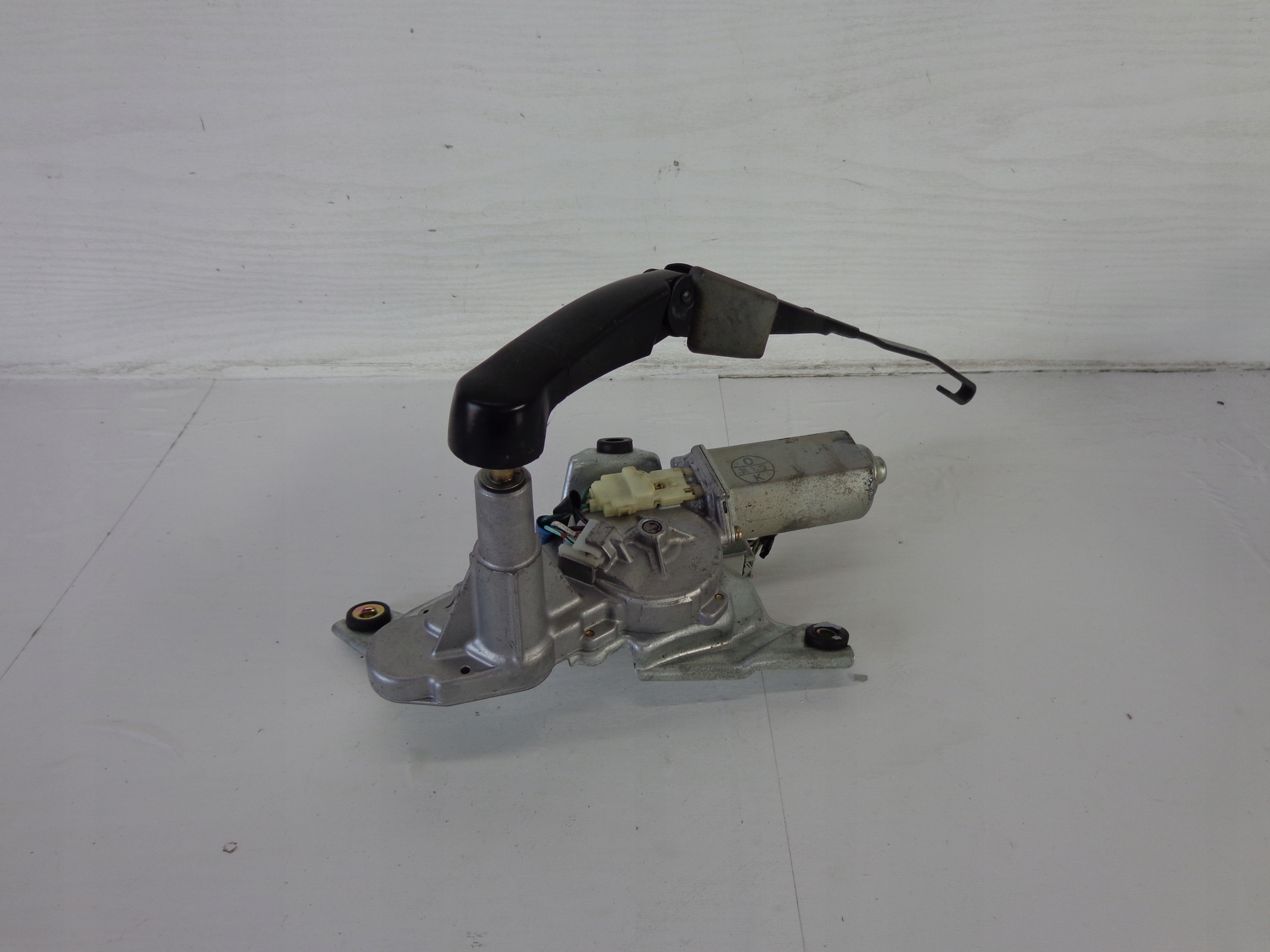 | HONDA CR-V II 00-06 SILNICZEK TYLNEJ WYCIERACZKI 34963-581