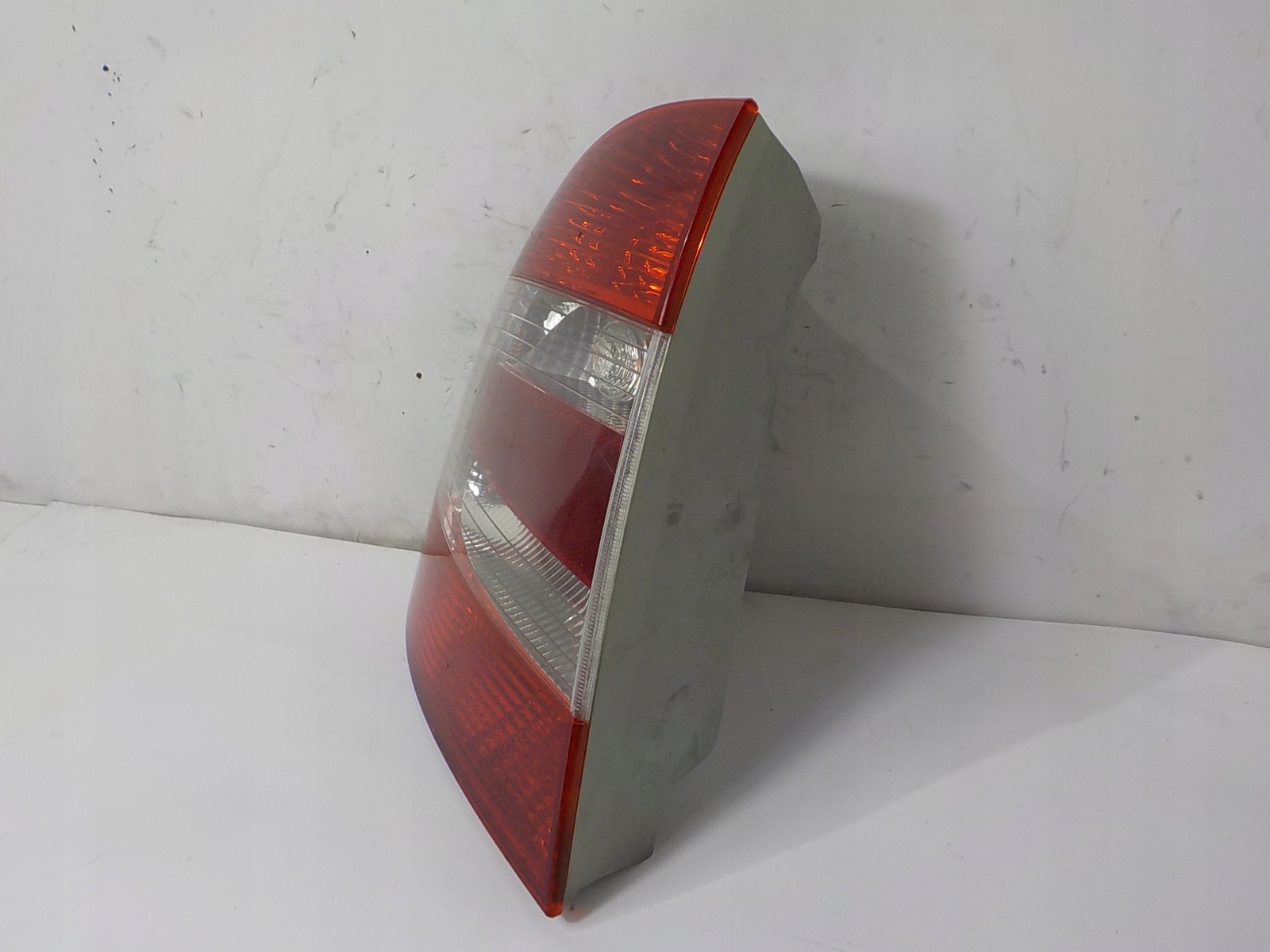 SKODA SUPERB and sedan LIFT light left rear left rear part