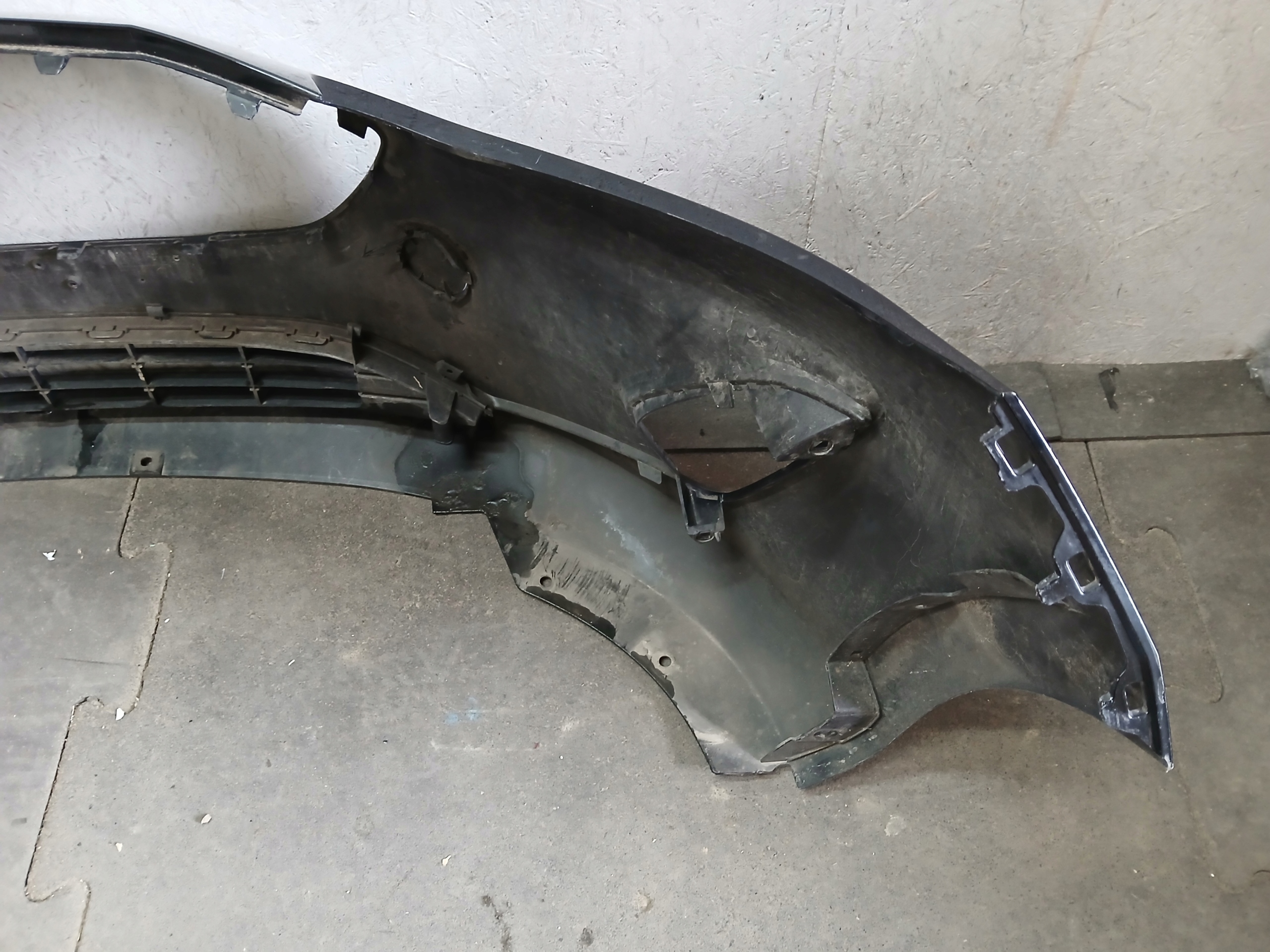 nárazník předek FORD FIESTA MK8