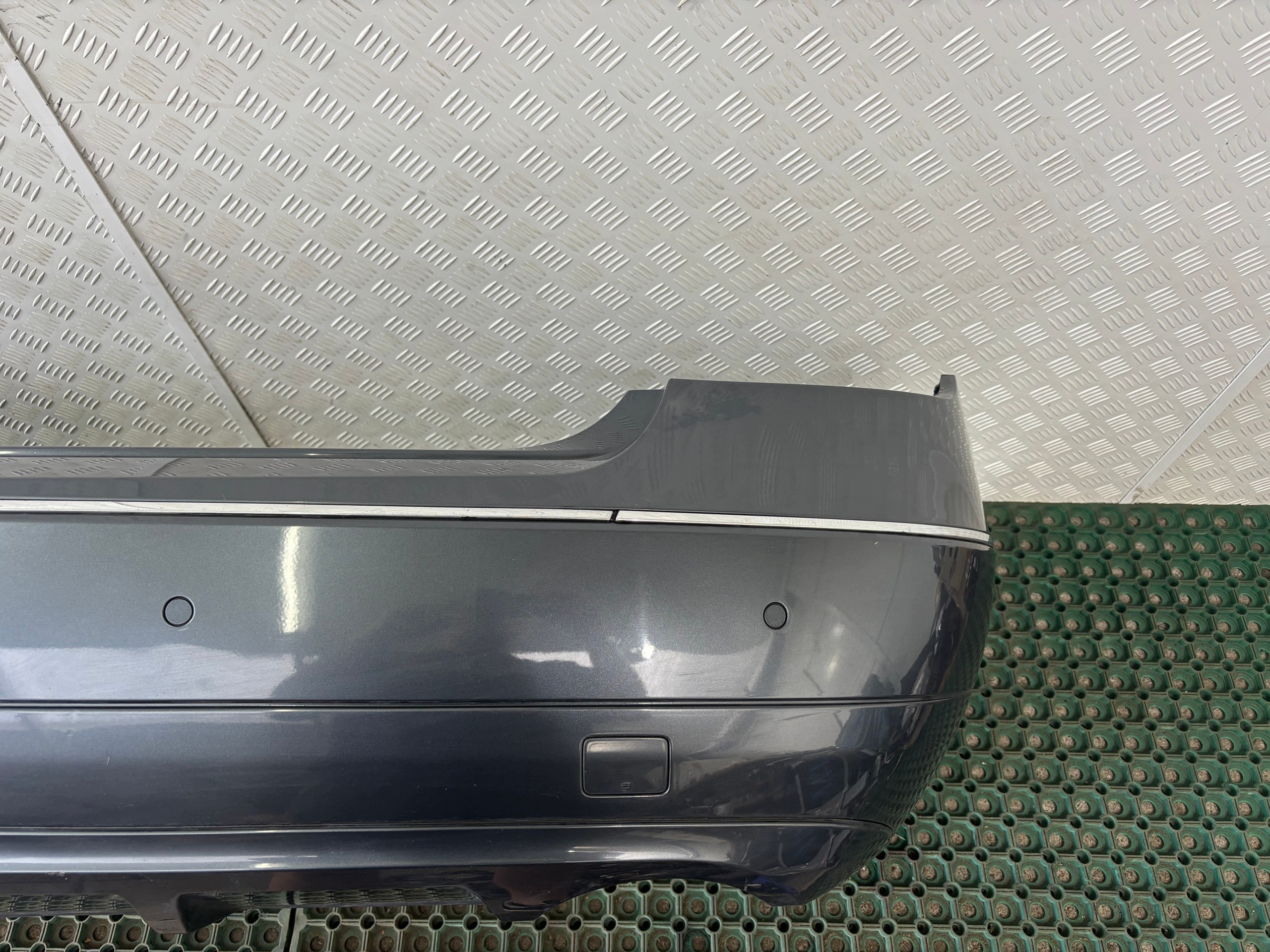 MERCEDES E-KLASA W207 09-13 bumper rear below PDC rear part diffuser colour 755