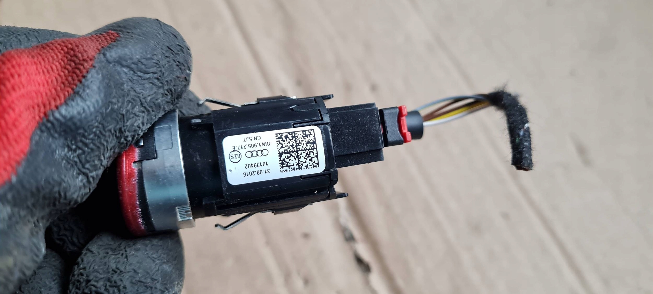 S4 B9 A4 8W button START STOP red 8W1905217E A5 8W S5 SQ5 Q5