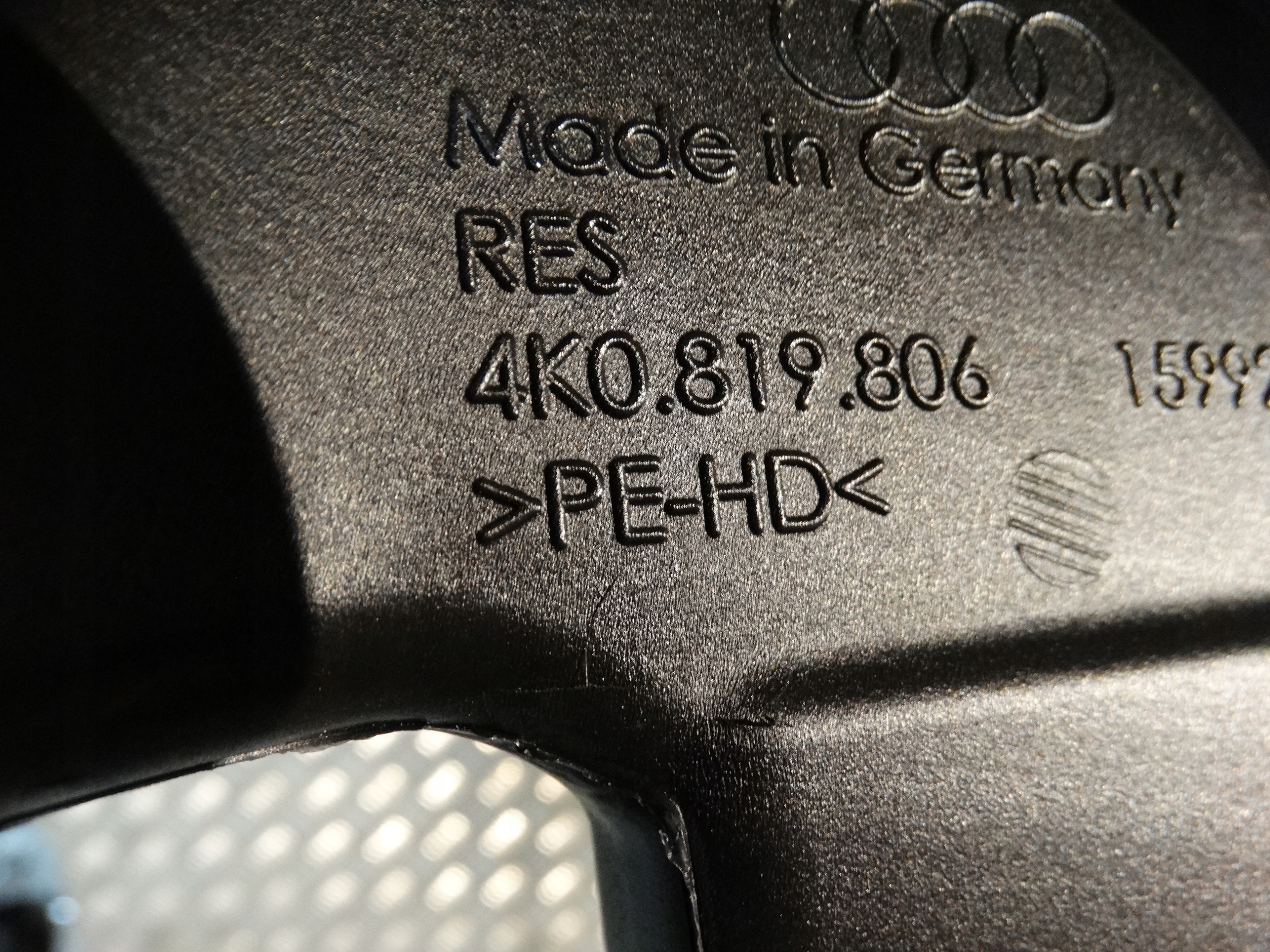 IDEALNY drain air right AUDI A6 A7 C8 1