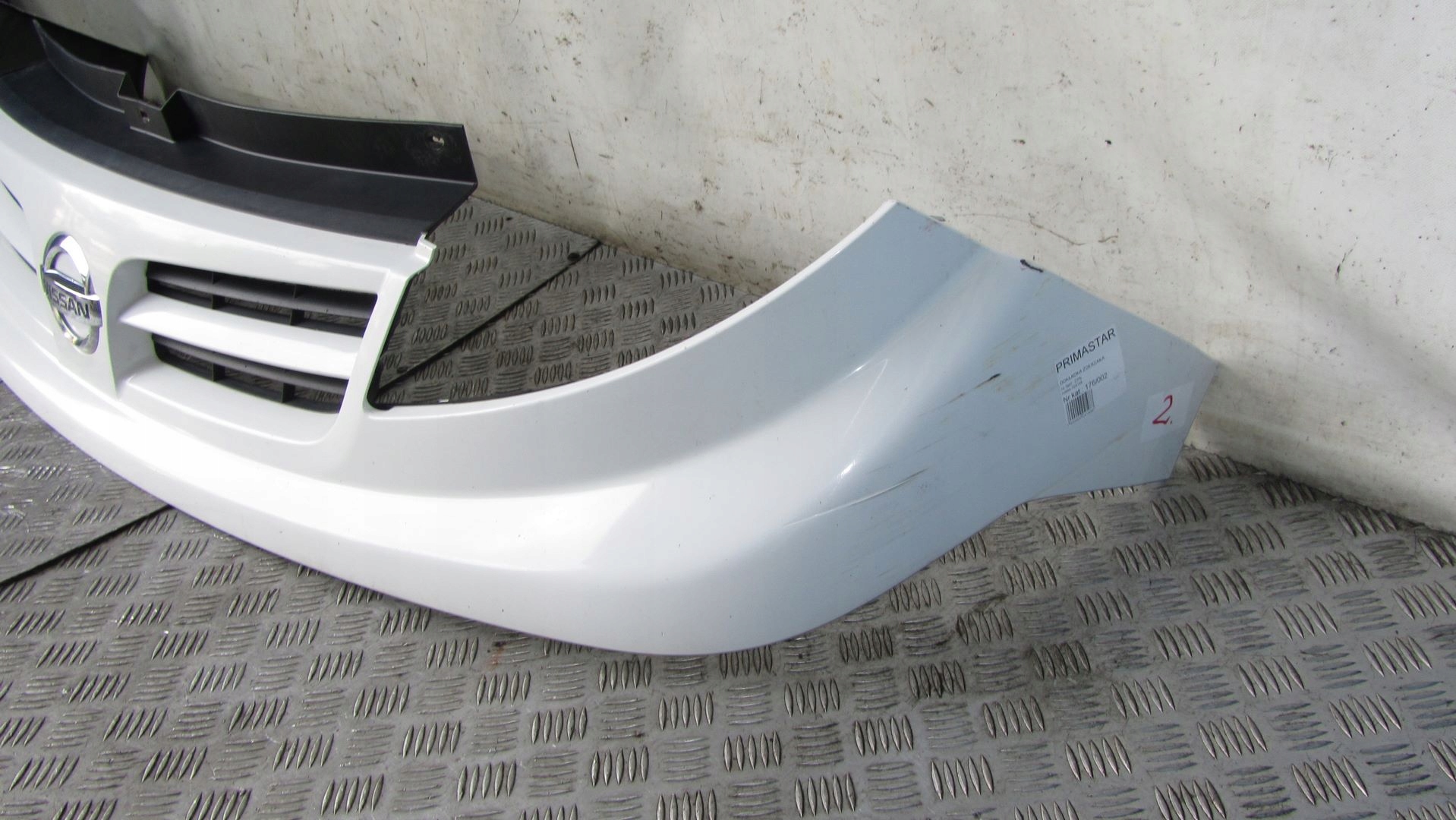 nissan PRIMASTAR решетка радиатора 06-