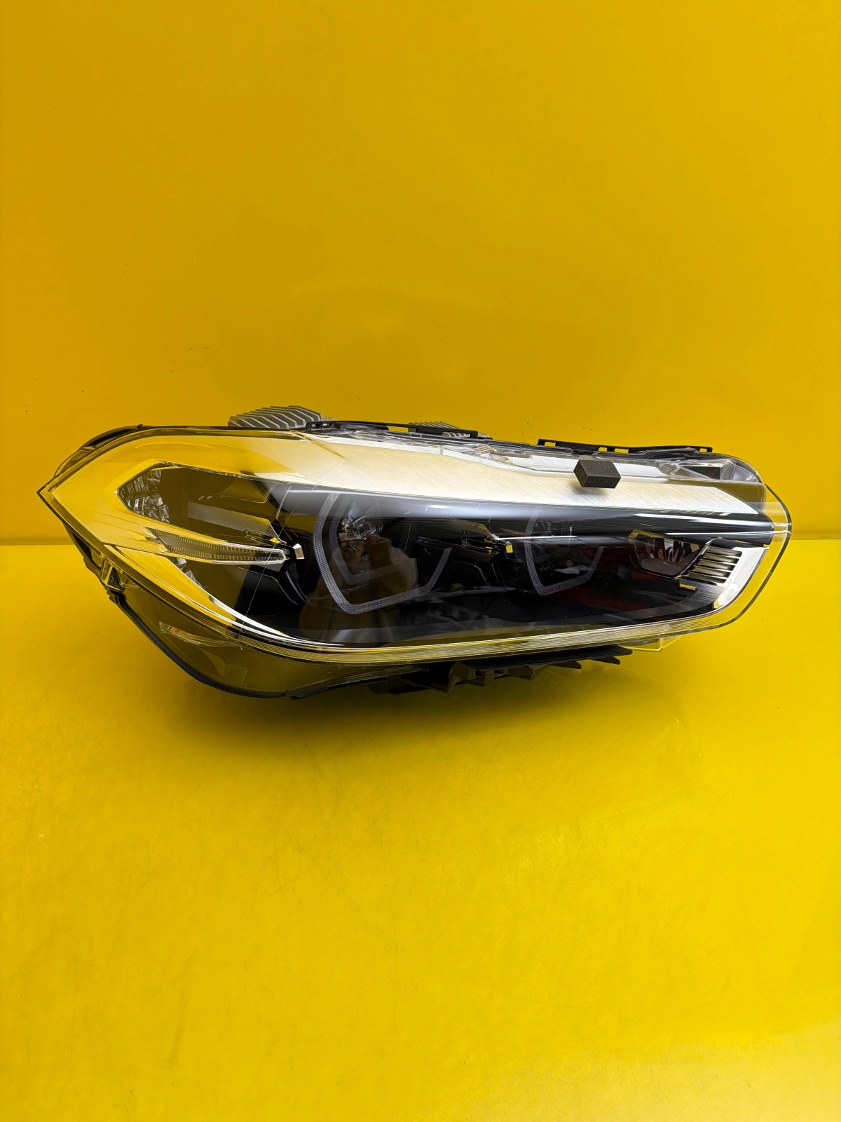 light right BMW X2 F39 Full Led 5A1E0A8-02
