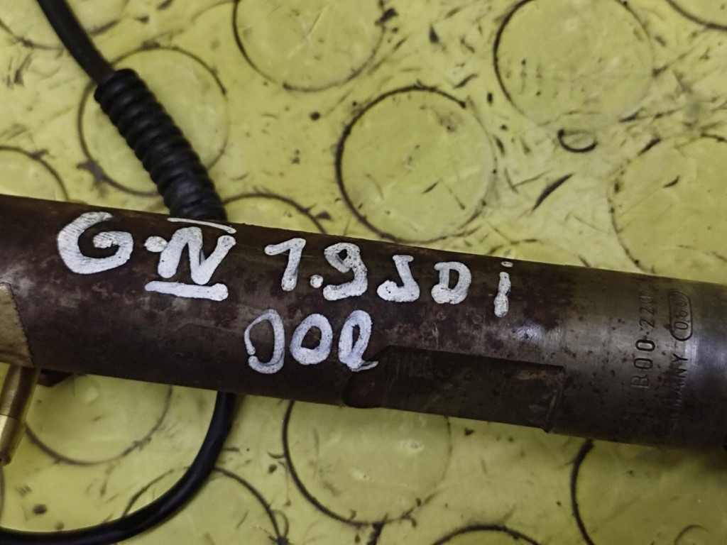 VW GOLF IV 1.9 SDI injector 028130203E