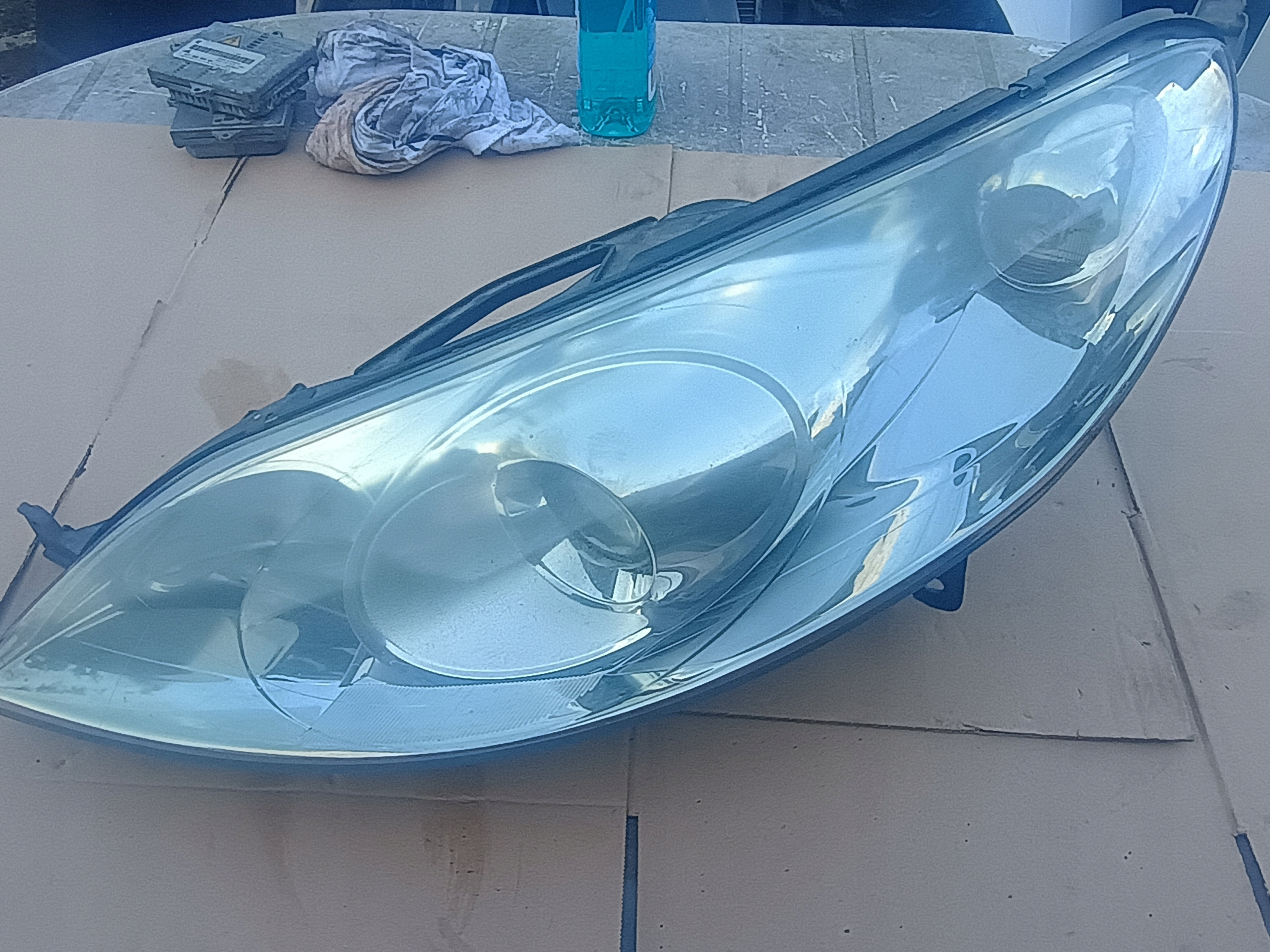 light front left XENON PEUGEOT 407