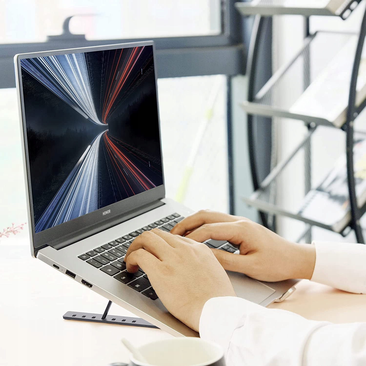 PODSTAWKA SKŁADANA STOJAK POD LAPTOPA NA TABLET Marka Novaza Tech