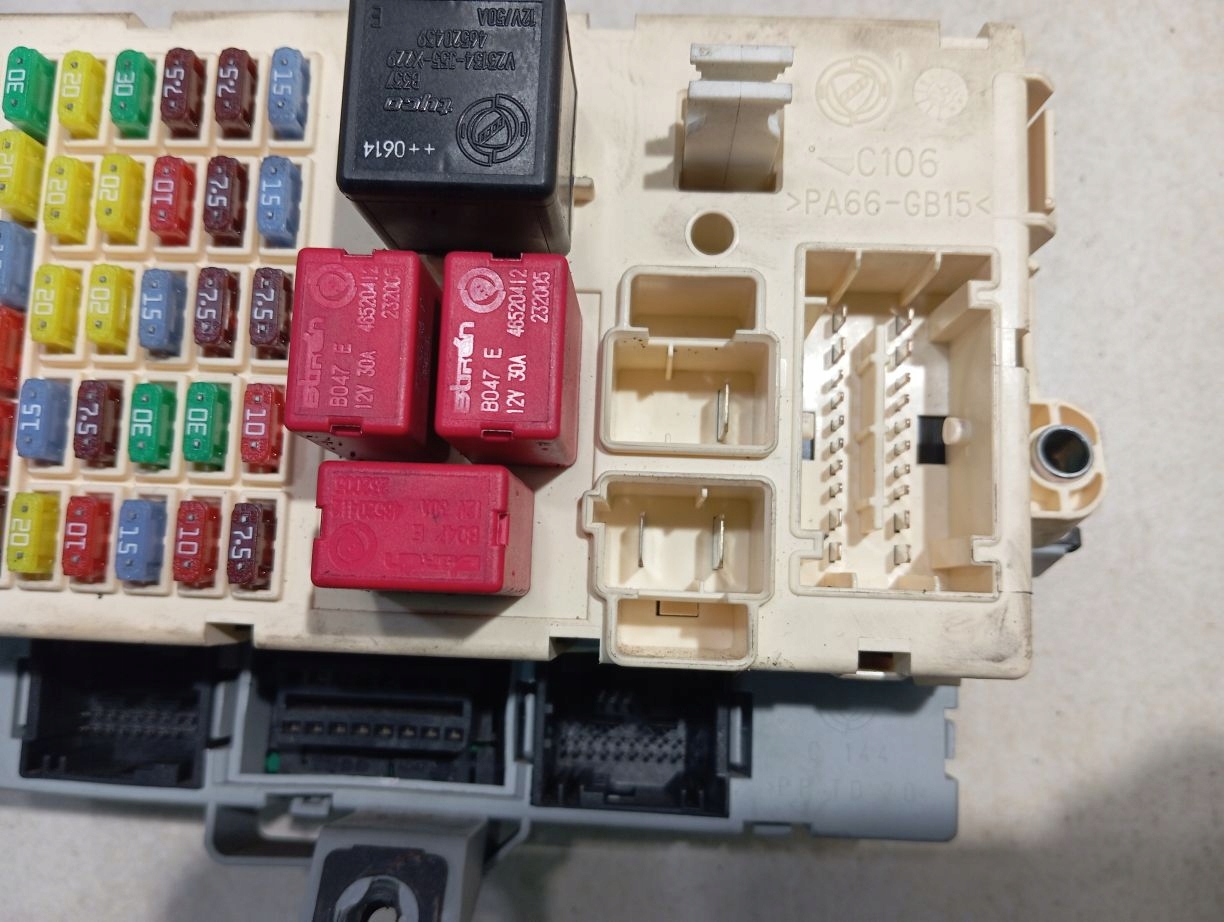 Module BSI Module fusibles ALFA ROMEO 159 1.9 JTS 50507093