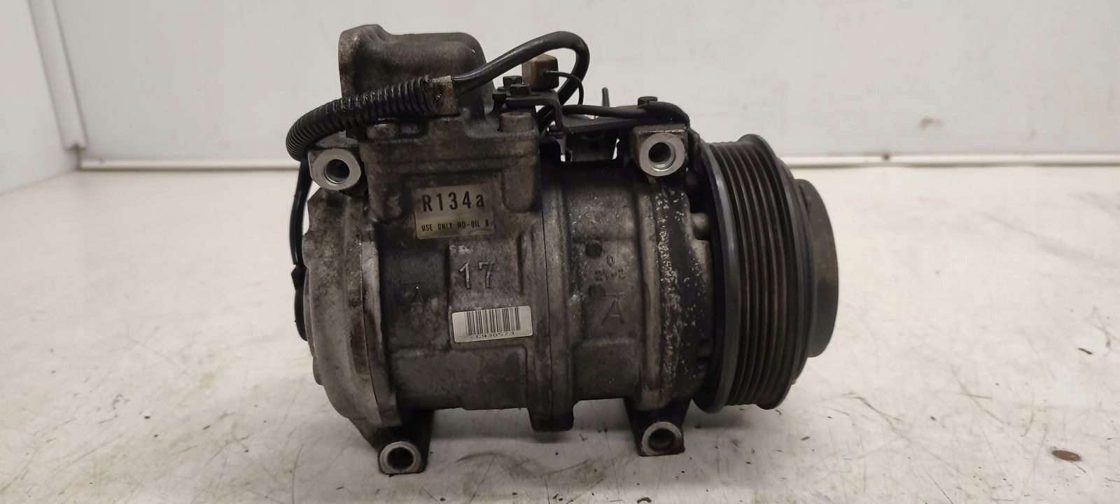 compressor of the air conditioning compressor; Mercedes W124 2,2