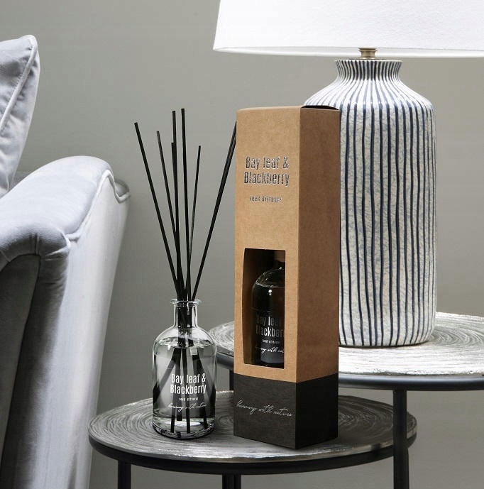 Odświeżacz zapachowy 230ml Frezja-Gruszka 12tyg Marka inna