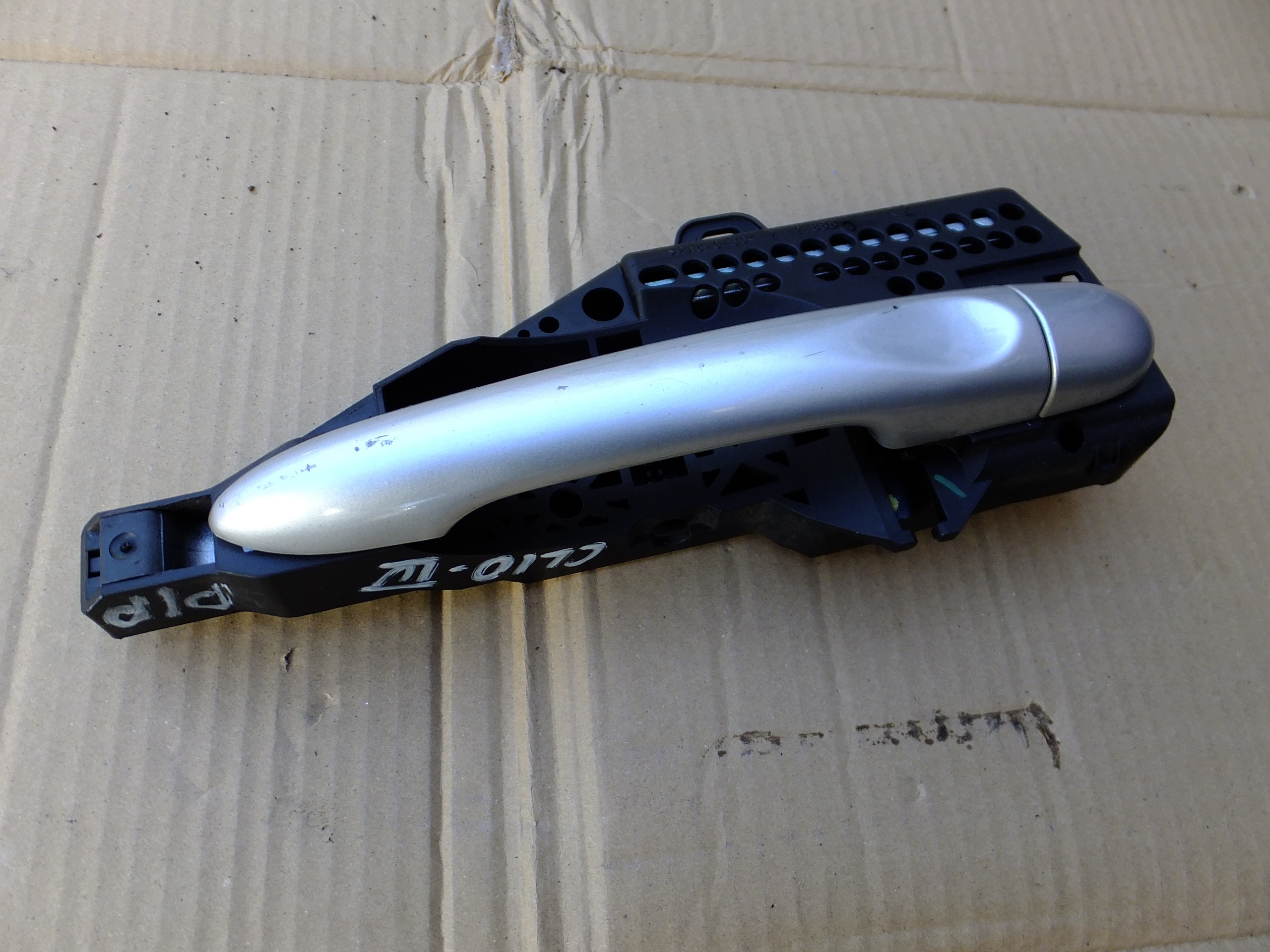 handle right front renault clio IV 2016r