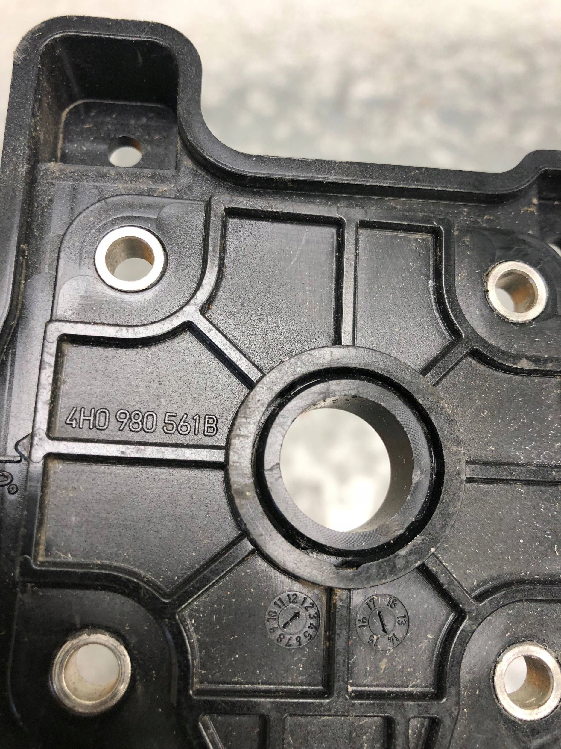 bracket holder KAMERY NIGHT VISION AUDI A8 D4 4H0980561B