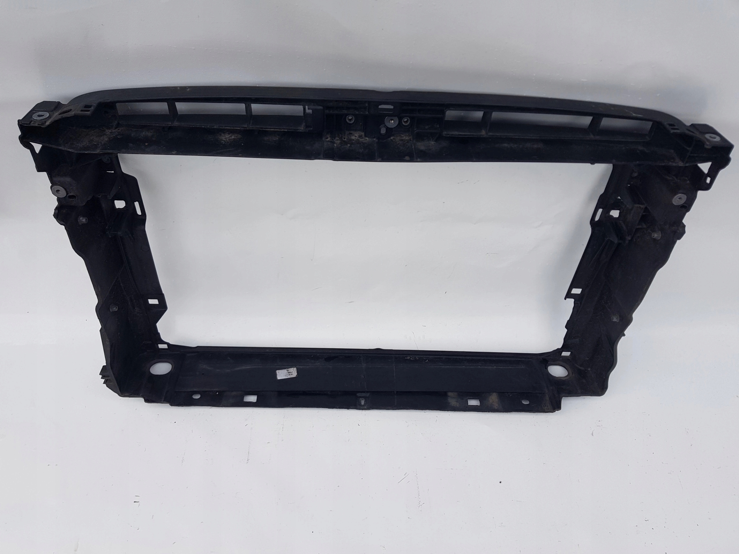 VW GOLF VII PAS PRZEDNI WZMOCNIENIE 5G0805588R Typ samochodu Samochody osobowe