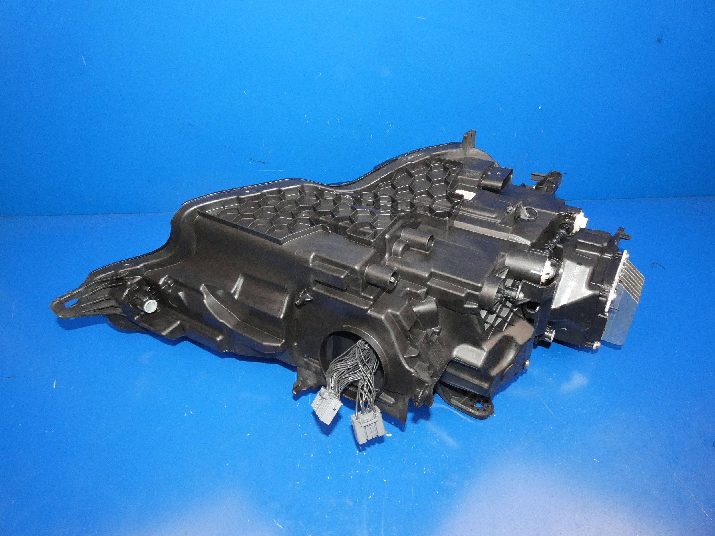 VOLVO V60 II S60 III light left front front - STAN as for FOTO - ANGLIK