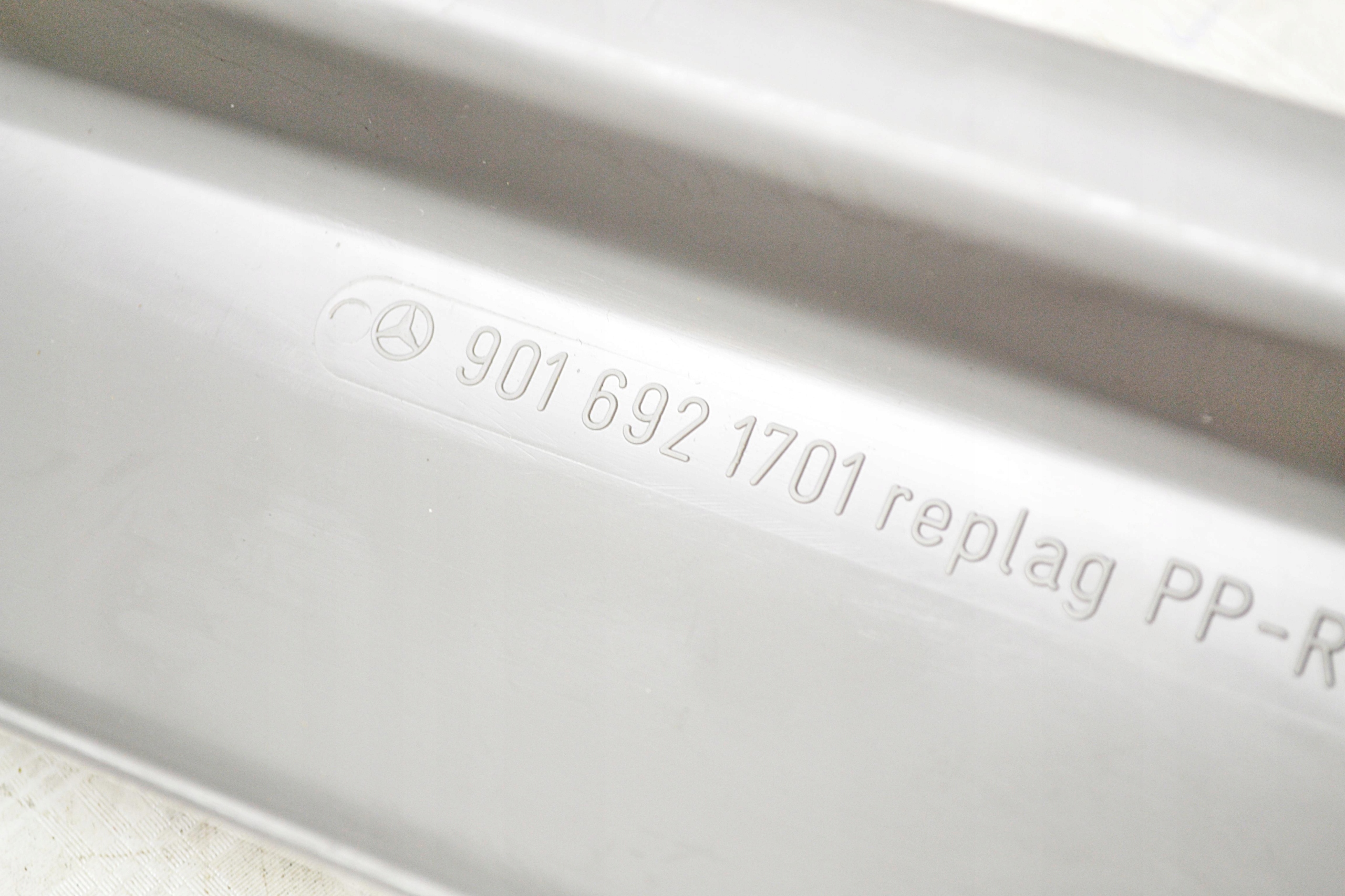 LT SPRINTER OSŁONA SŁUPKA WEW PR, 9016921701 NOWA Producent części Volkswagen OE