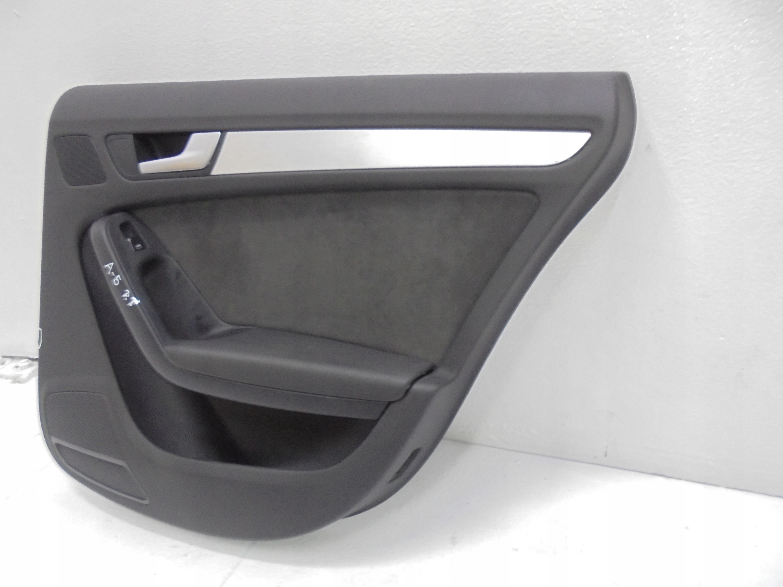 AUDI A5 SPORTBACK оббивка правої задньої двері 07-16