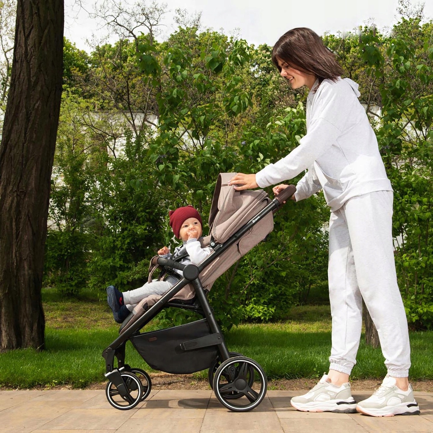 WÓZEK SPACEROWY CARRELLO BRAVO FOLIA do 22kg PURE BLACK Marka Carrello