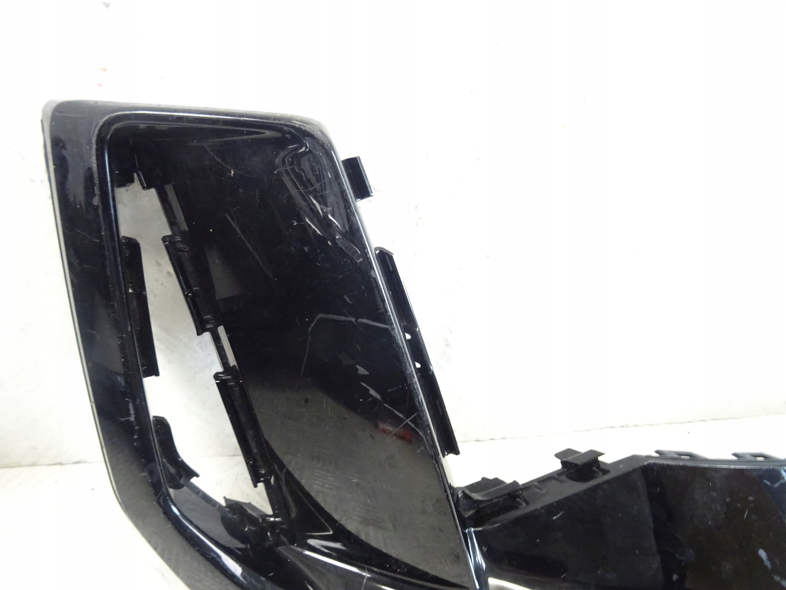 grid of a bumper front front right AUDI Q6 E-TRON S-LINE 85H807968