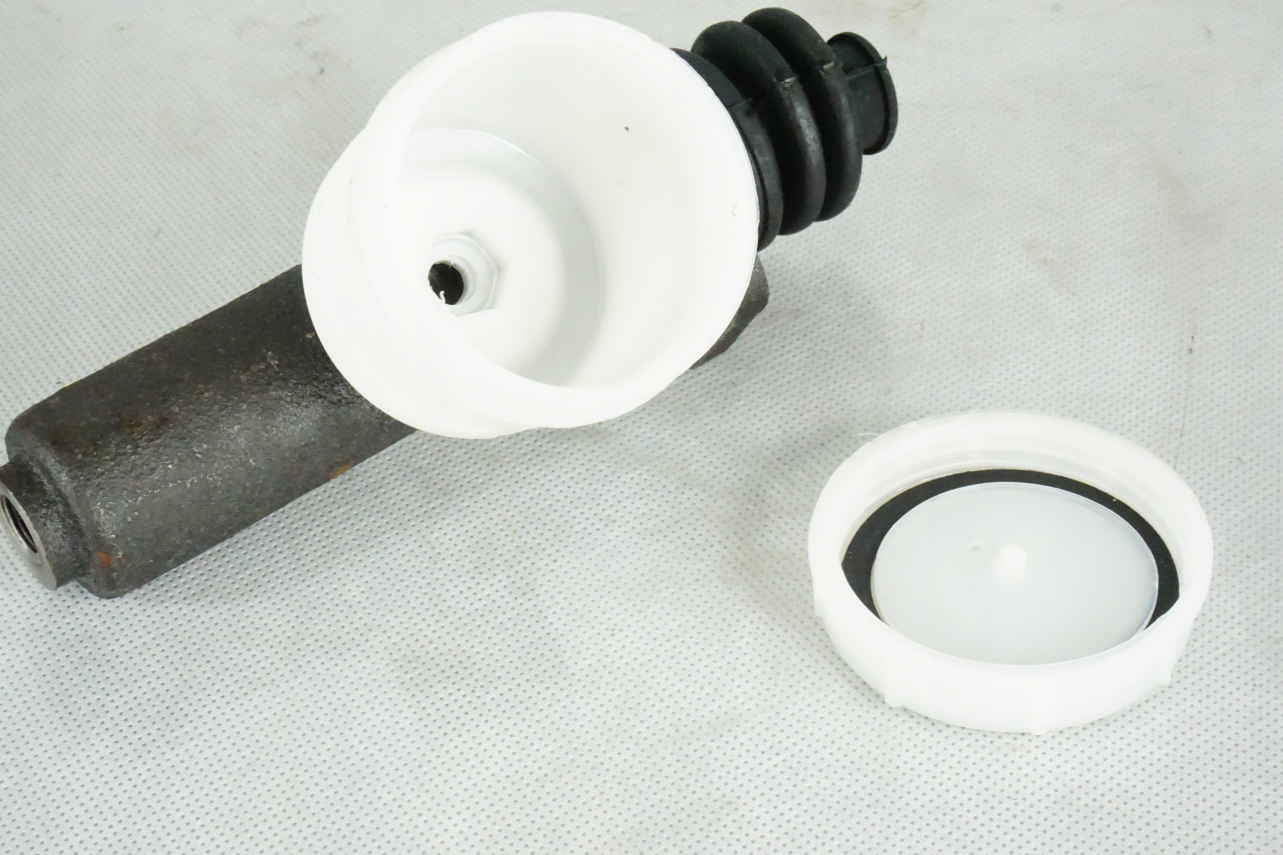 10465900 - ГЛАВНЫЙ ТОРМОЗНОЙ ЦИЛИНДР С БАКОМ 1733 BULGAR DV 1792