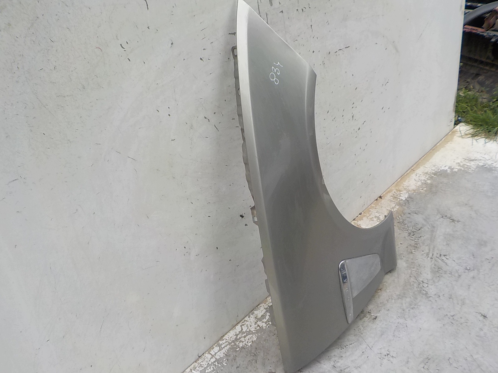 834 JAGUAR XF X250 LIFT fender right front front