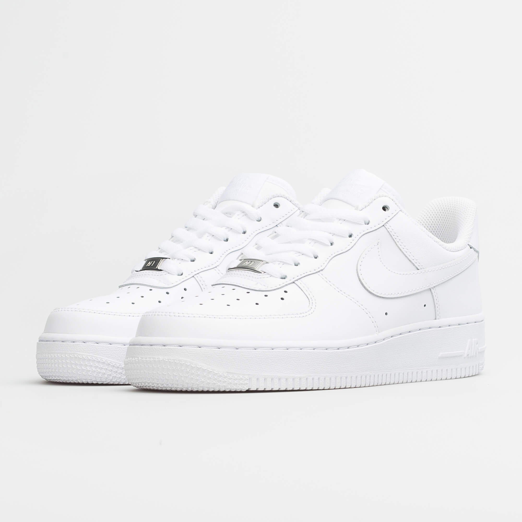 

Nike Wmns Air Force 1 '07 DD8959 100 R.40