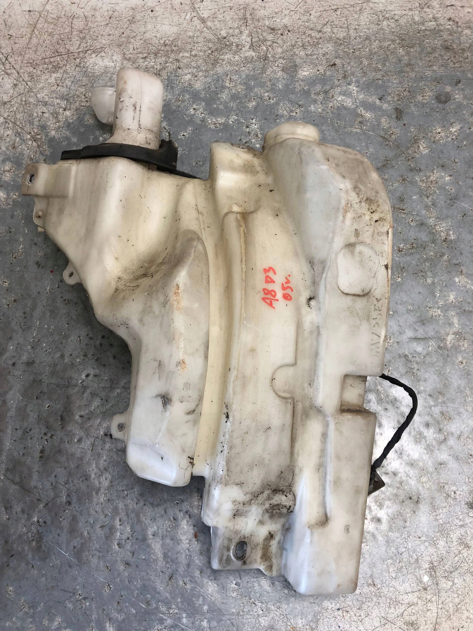 washer fluid tank AUDI A8 D3 4E0955453H