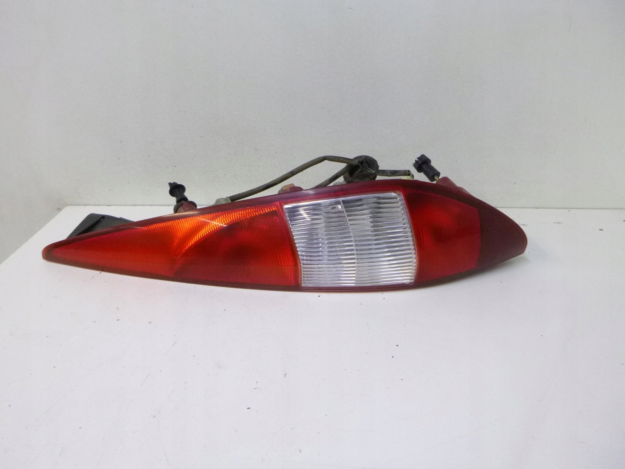 light rear Ford Mondeo III Kombi 2003r.