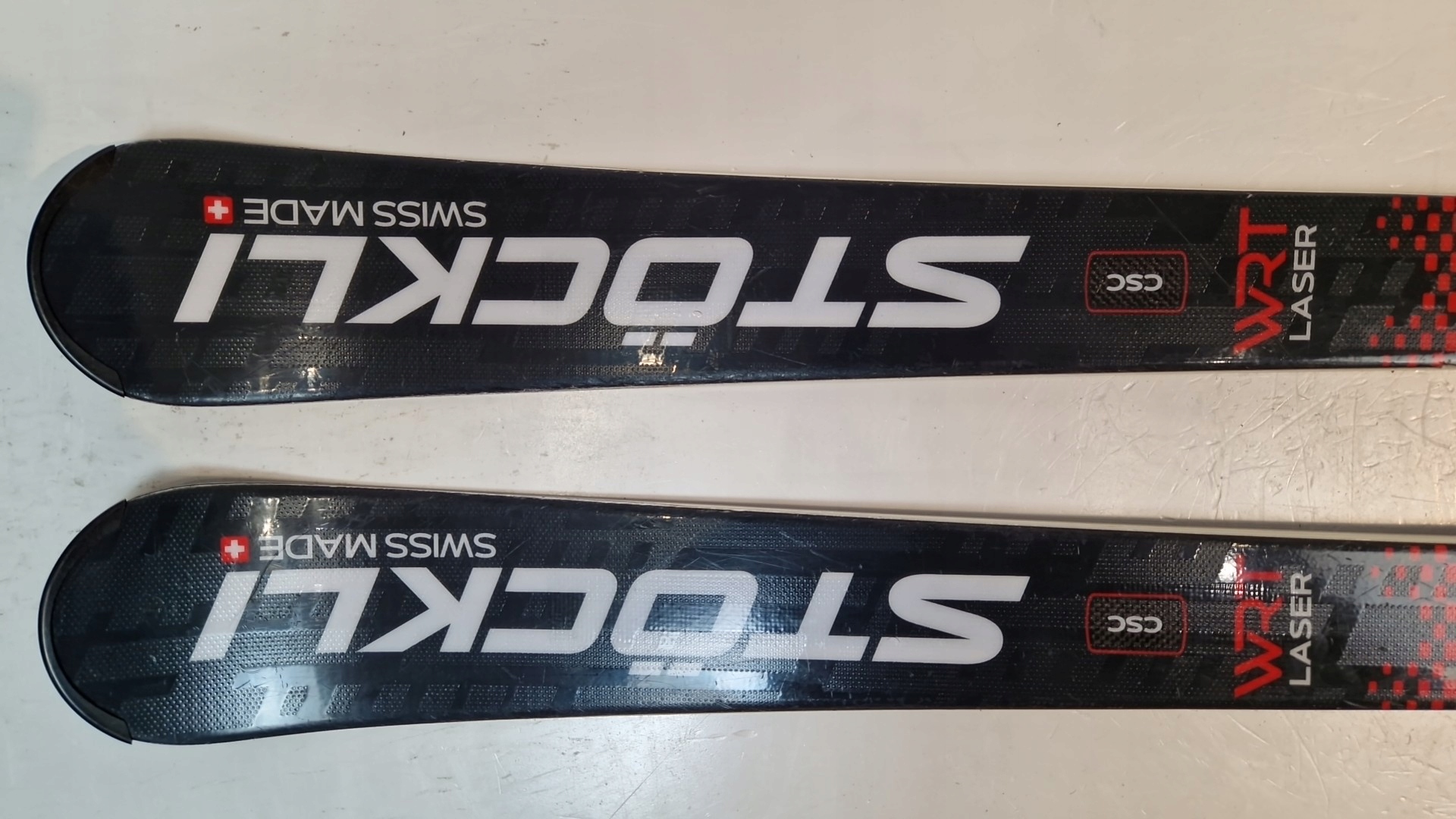 STOCKLI ストックリー❣️レーザーAX ❣️167cm R-14.4 Narty Stockli Ax Laser - Narty Zjazdowe (zjazdówki) Stöckli