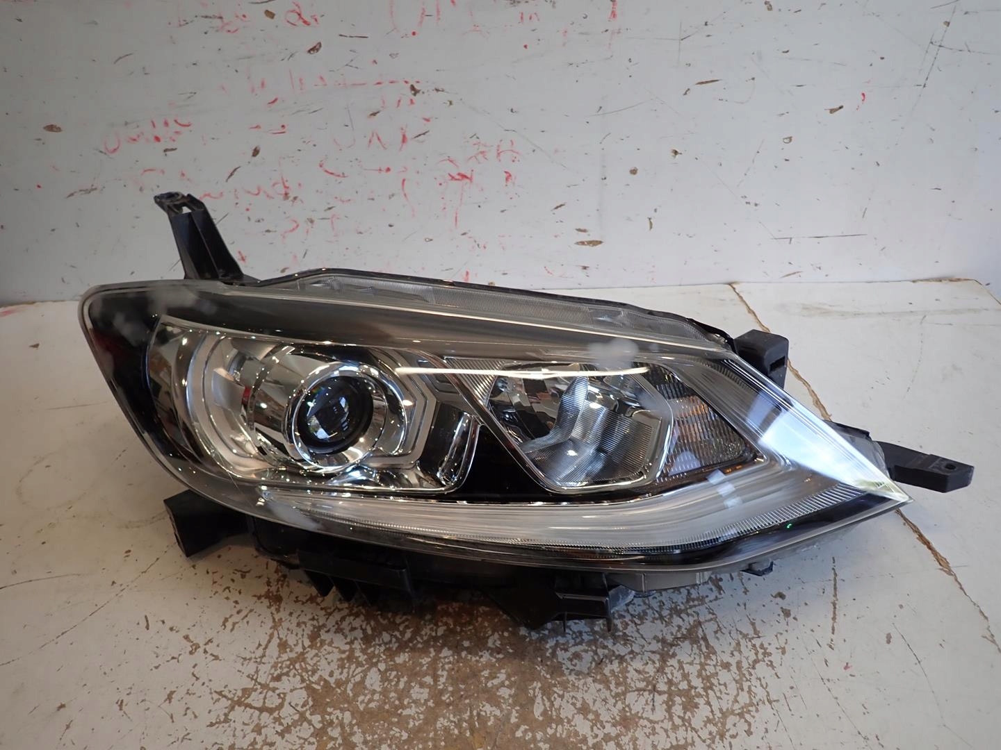 light front front right NISSAN PULSAR FULL LED 2014