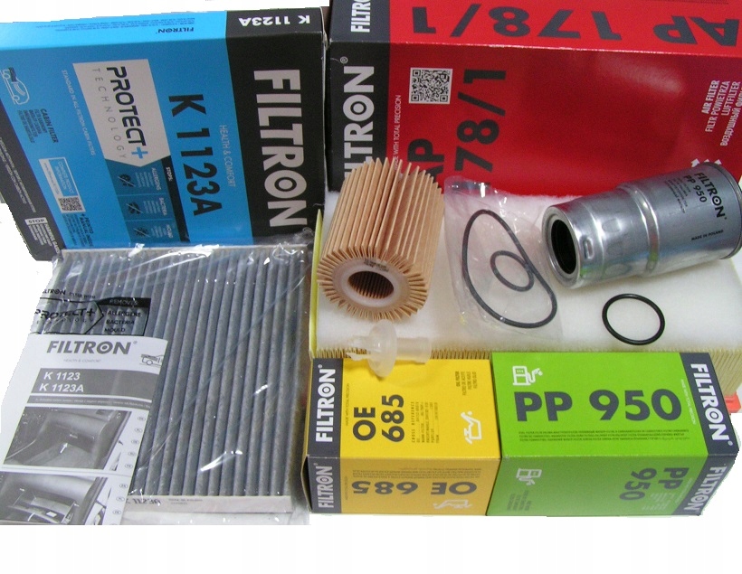 Комплект фільтрів для TOYOTA AVENSIS T25 2.0 2.2 D-4D 2005-