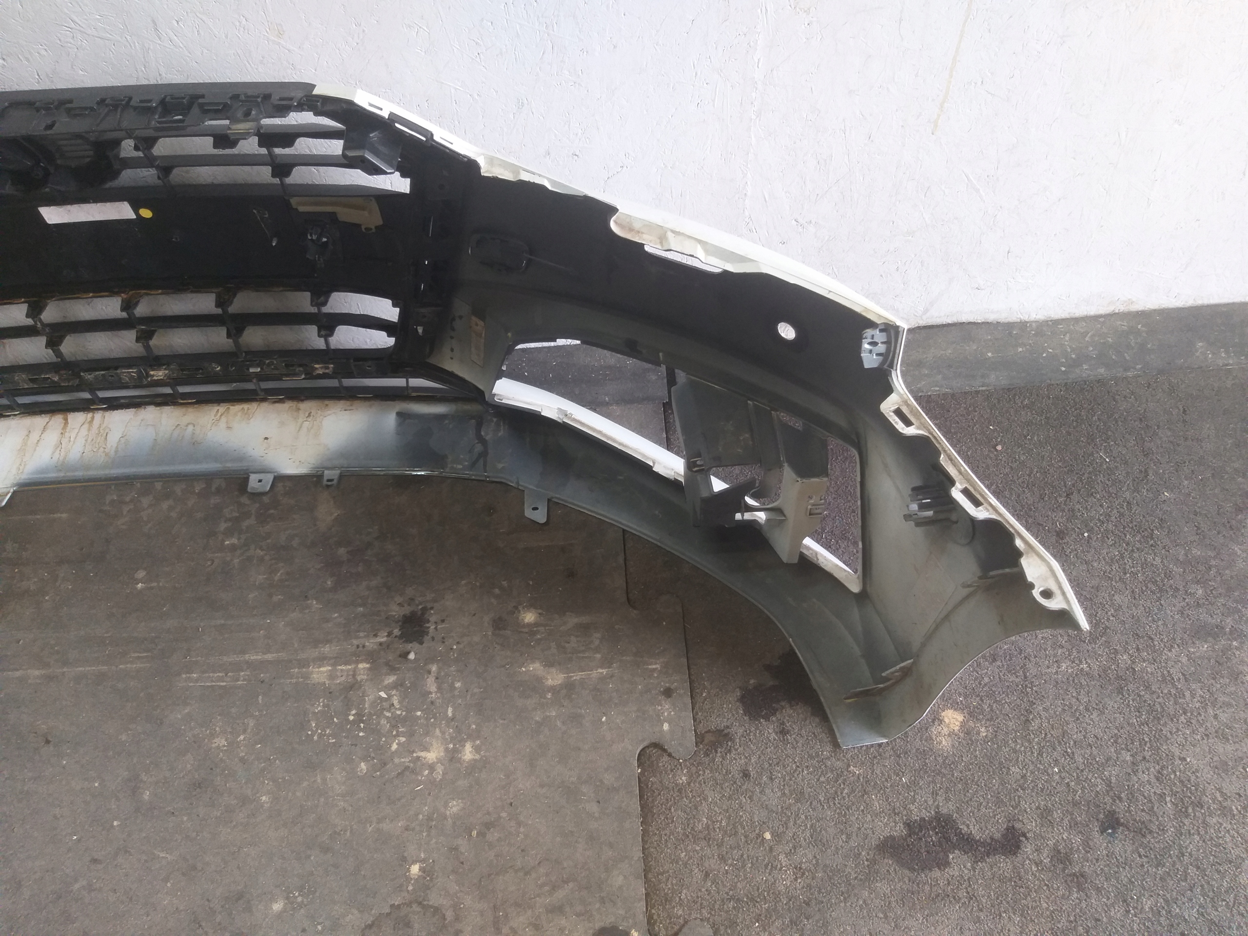 nárazník předek AUDI A4 B9 S LINE 16-19 8W0
