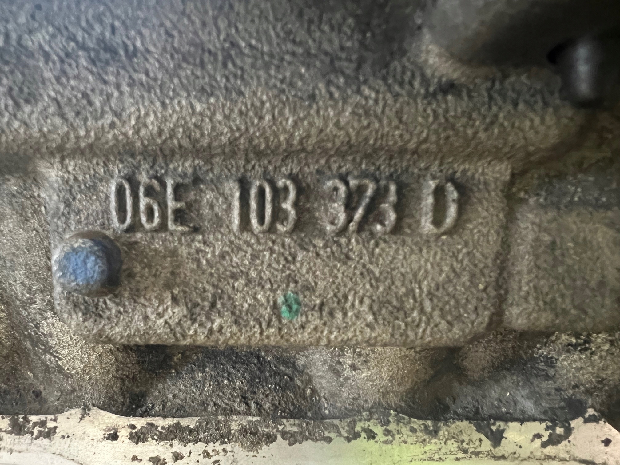 AUDI A6 C6 2.4 V6 BDW head. of the engine left 06E103373D 06E103285C